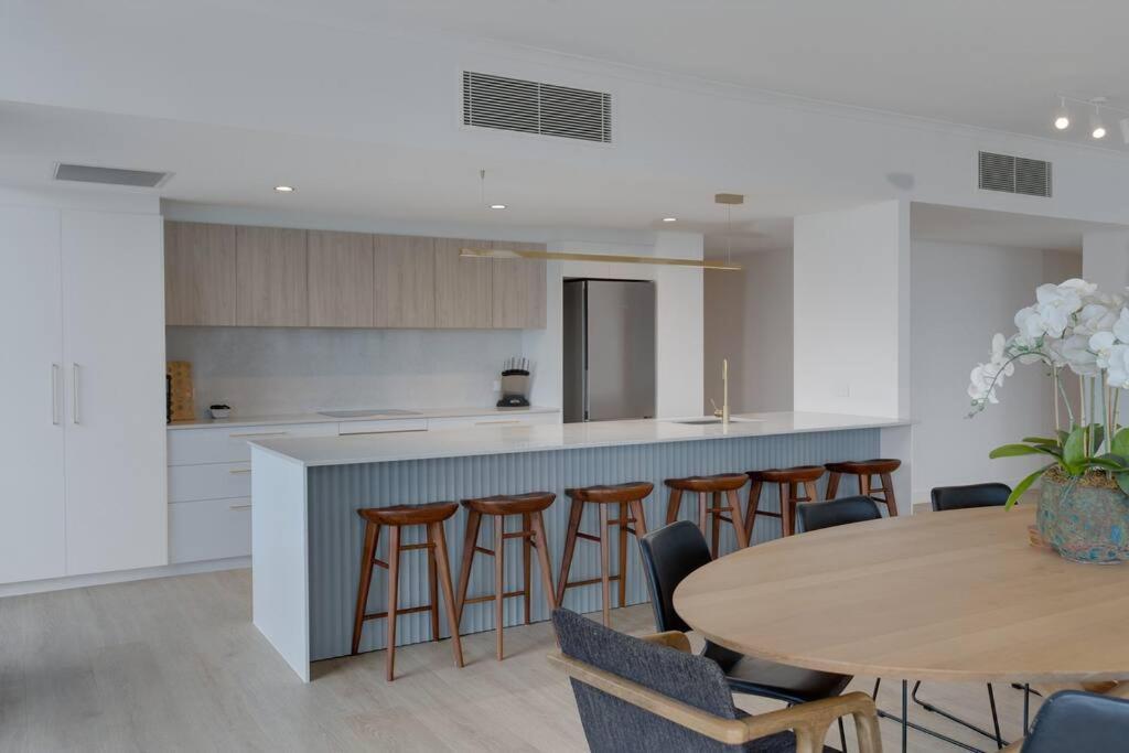 Private Rooftop Beachside 3-bed With Pool Apartamento Gold Coast