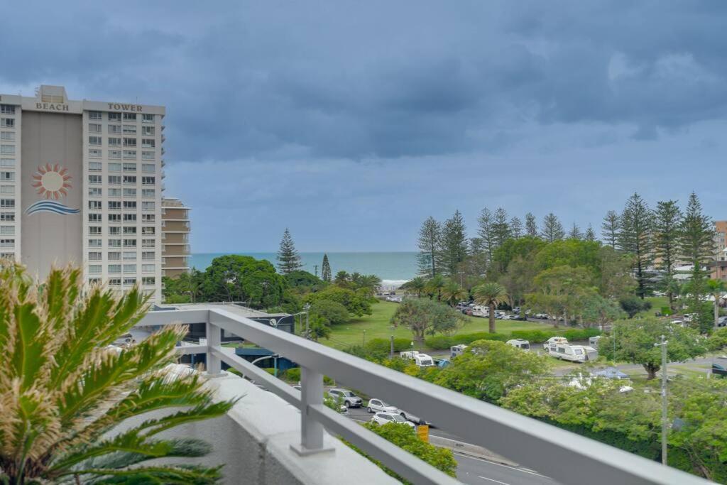 Private Rooftop Beachside 3-bed With Pool * Gold Coast