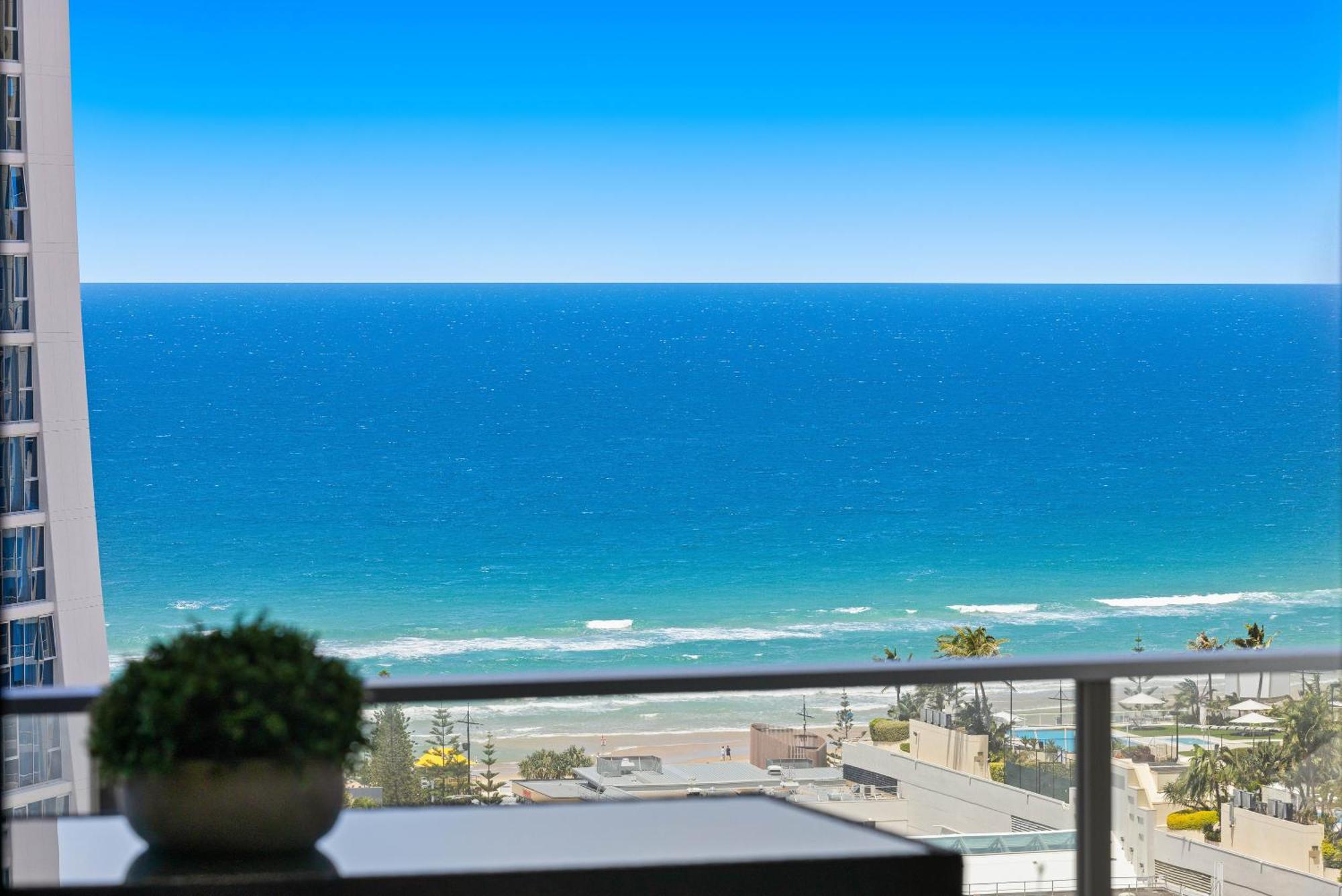 Circle On Cavill 4* Gold Coast