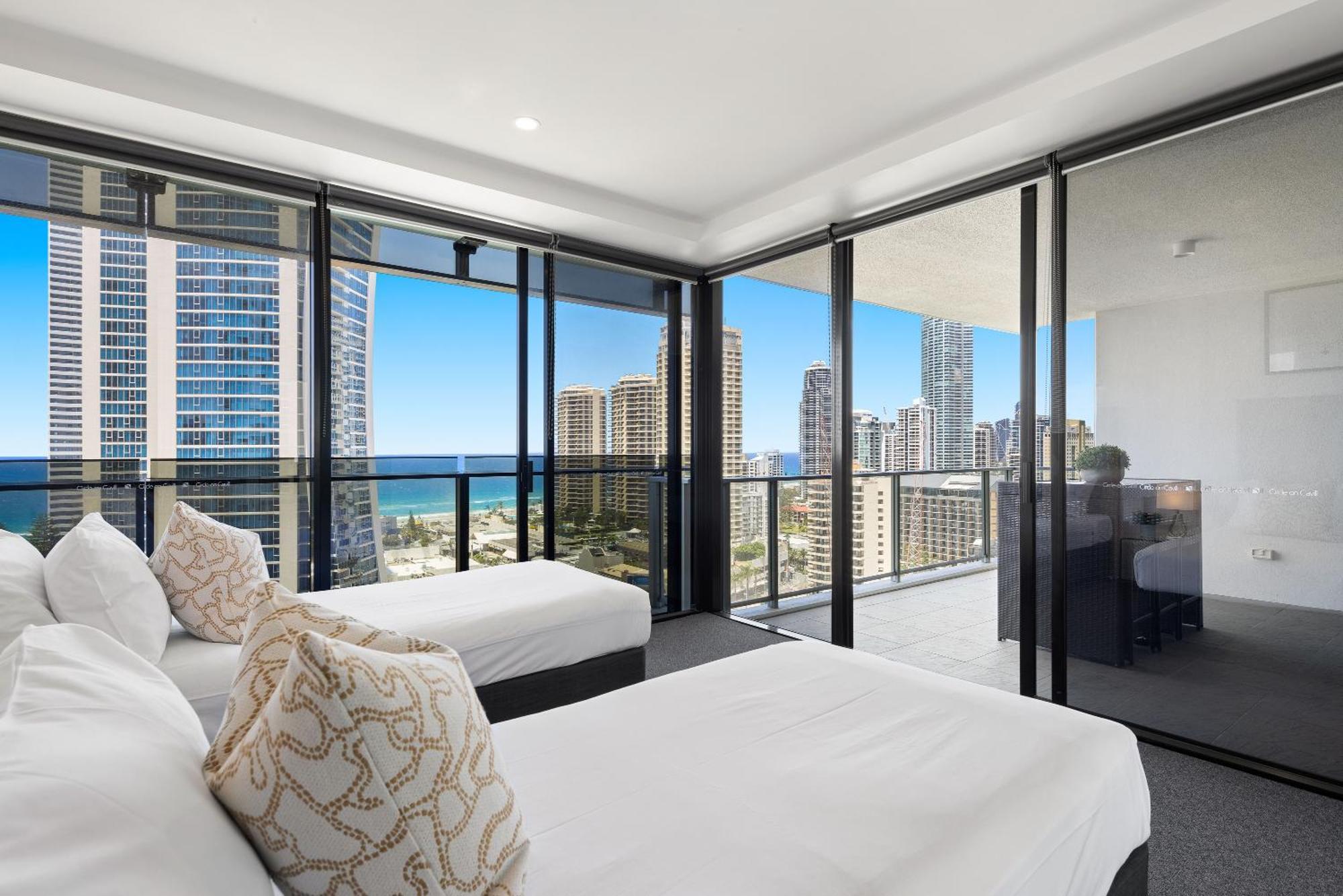 Circle On Cavill Aparthotel 4*