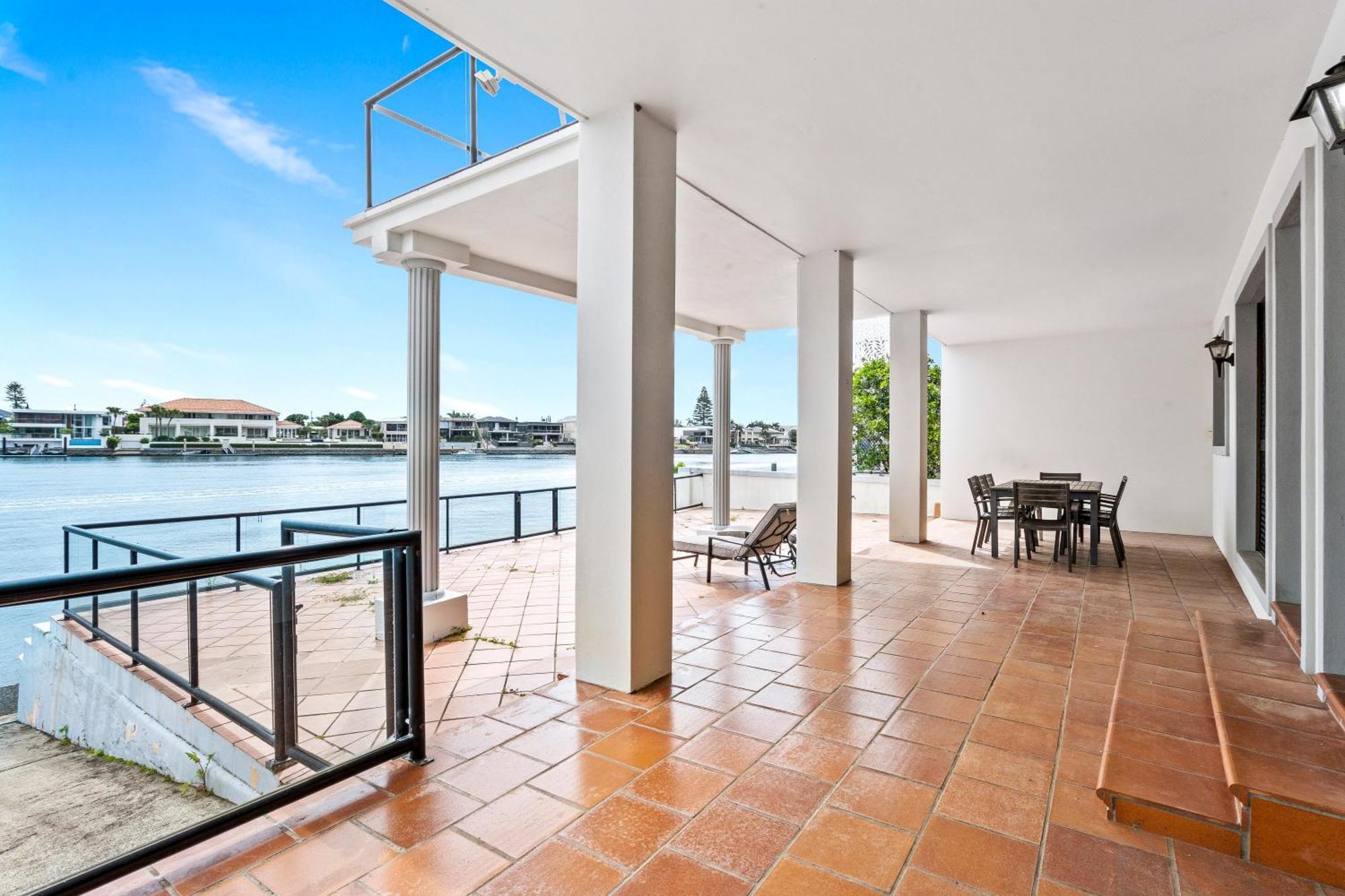 Perfect Waterfront Escape In Surfers Paradise Gold Coast
