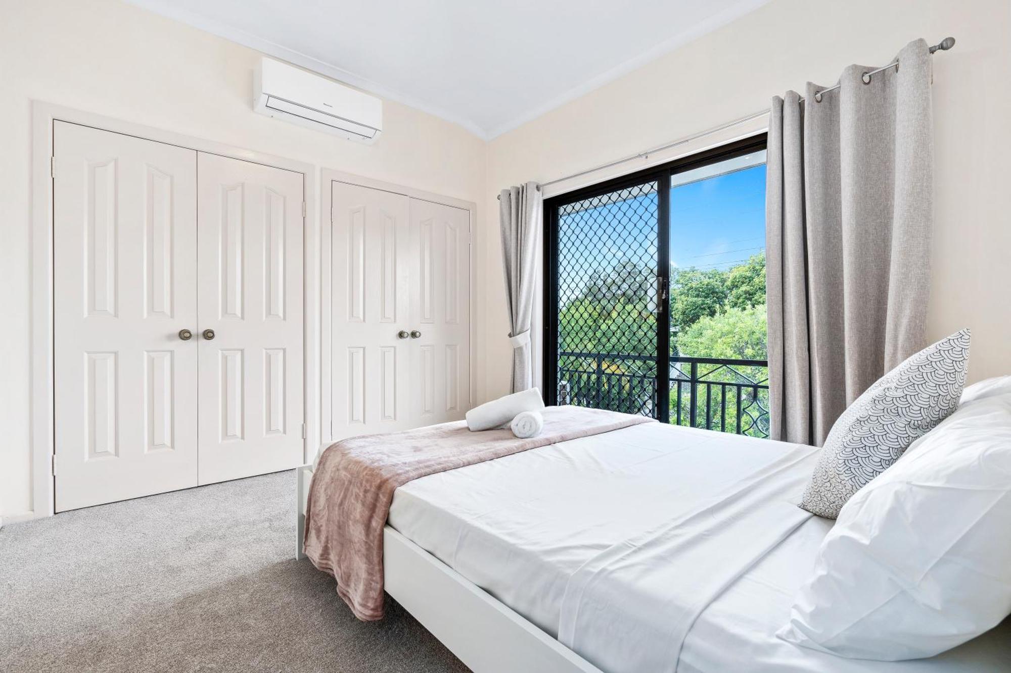 Perfect Waterfront Escape In Surfers Paradise Holiday home Gold Coast
