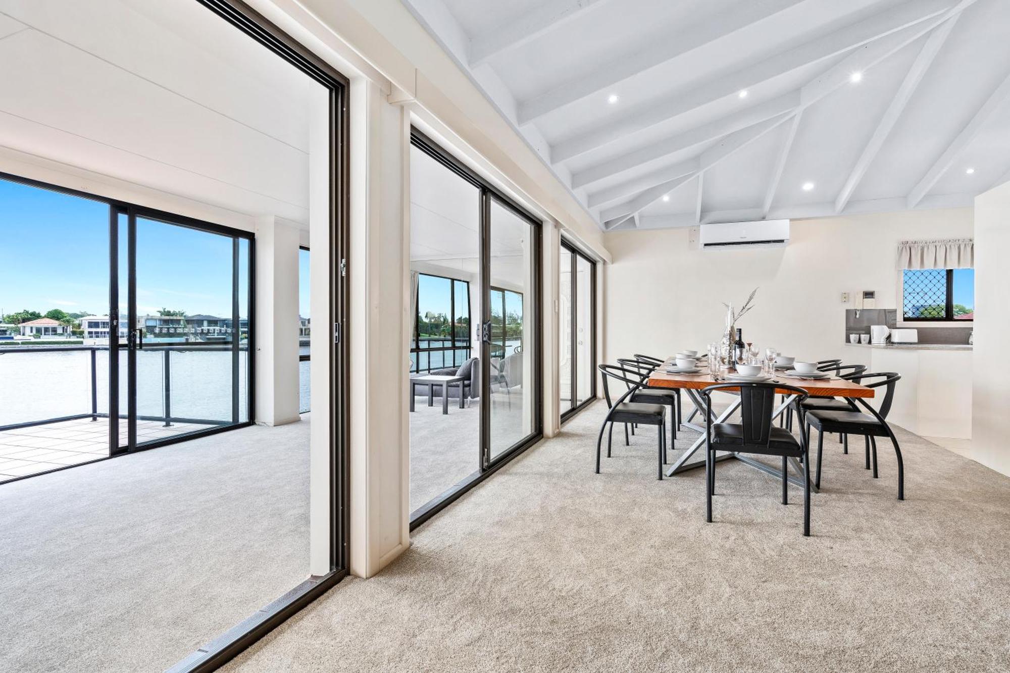 Perfect Waterfront Escape In Surfers Paradise Gold Coast