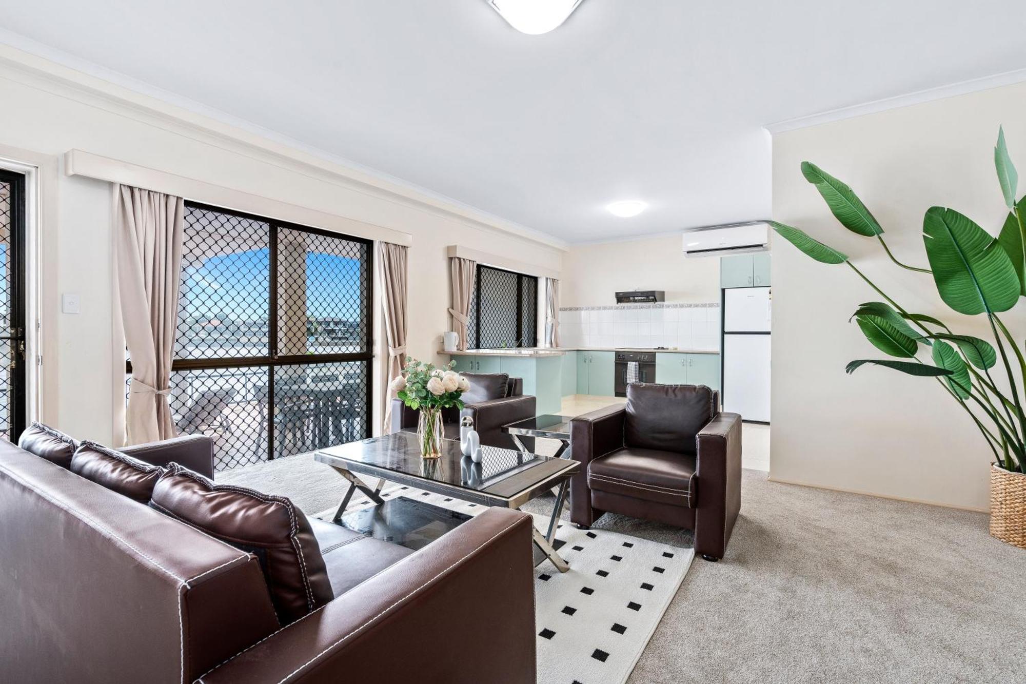 Perfect Waterfront Escape In Surfers Paradise Gold Coast