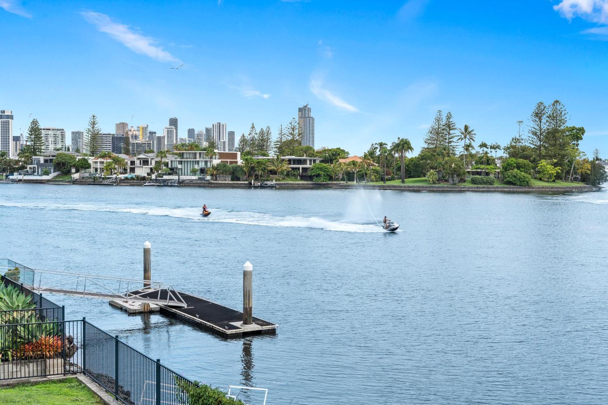 Holiday home Perfect Waterfront Escape In Surfers Paradise *