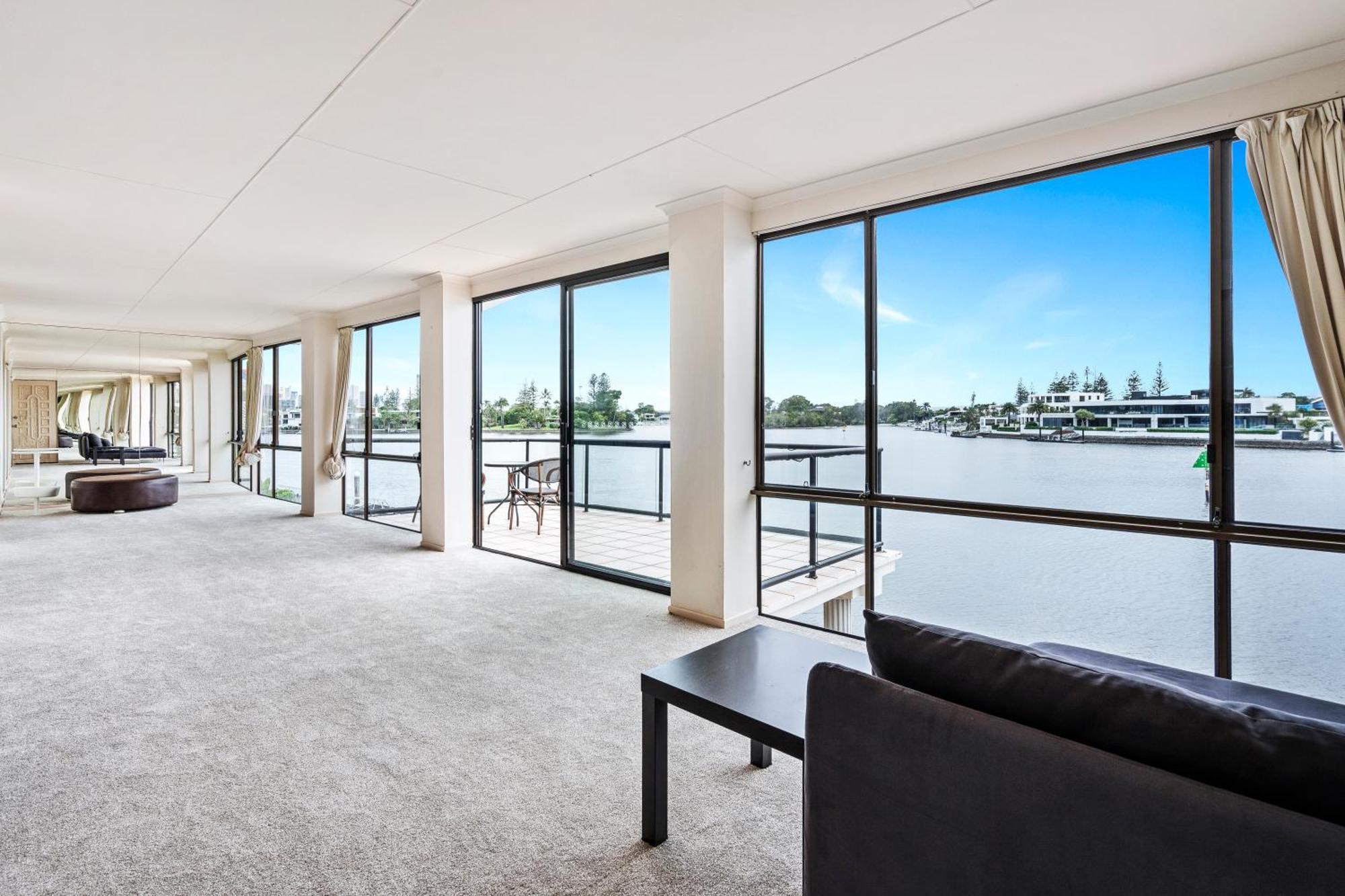 Perfect Waterfront Escape In Surfers Paradise Holiday home Gold Coast