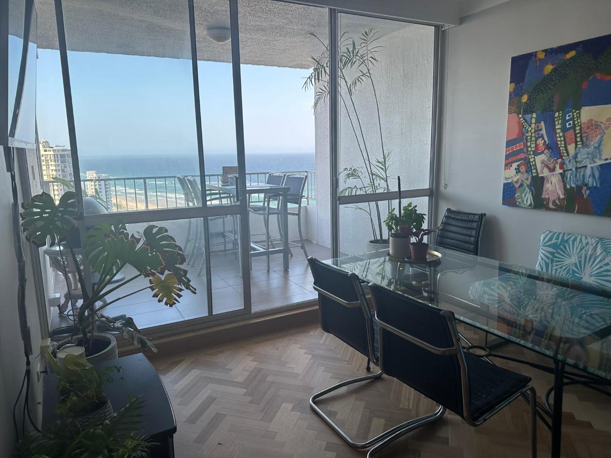Golden Gate Apartment *