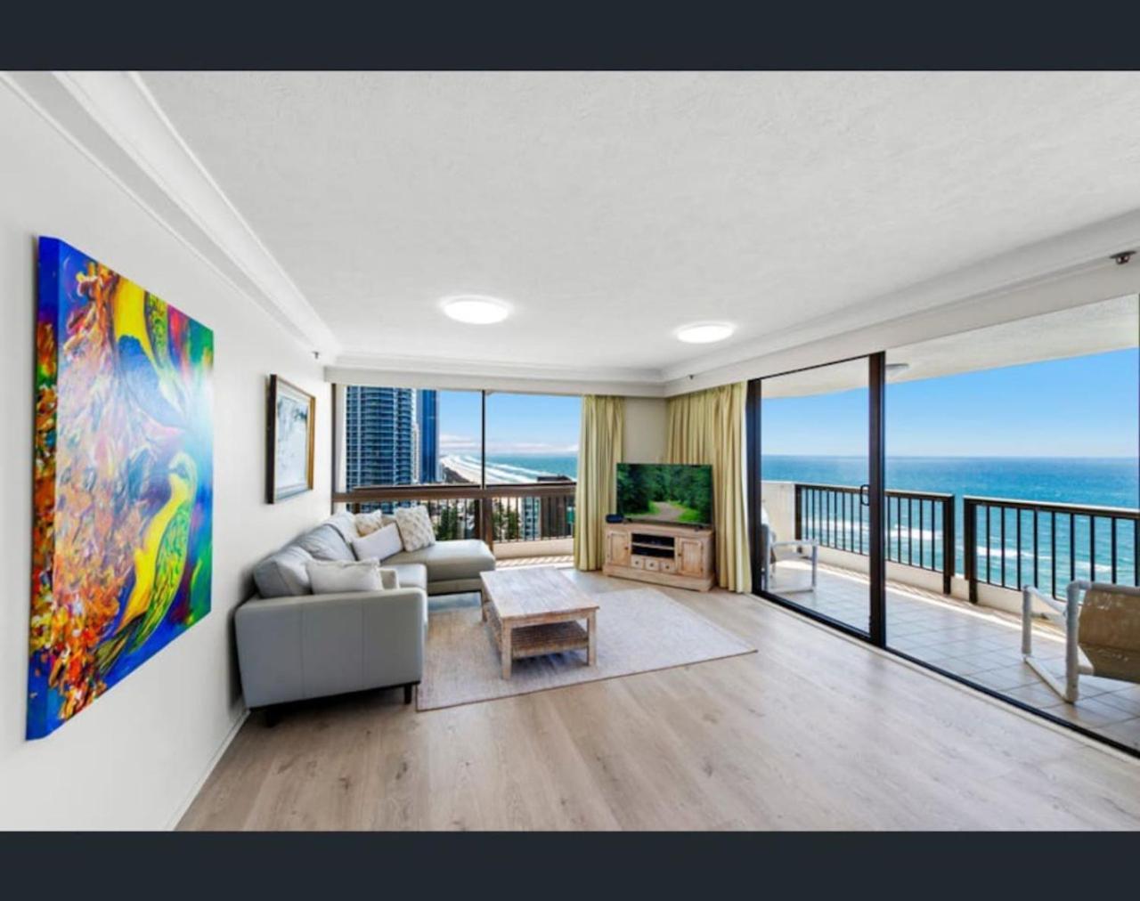 Retreat With Balcony And Views * Gold Coast