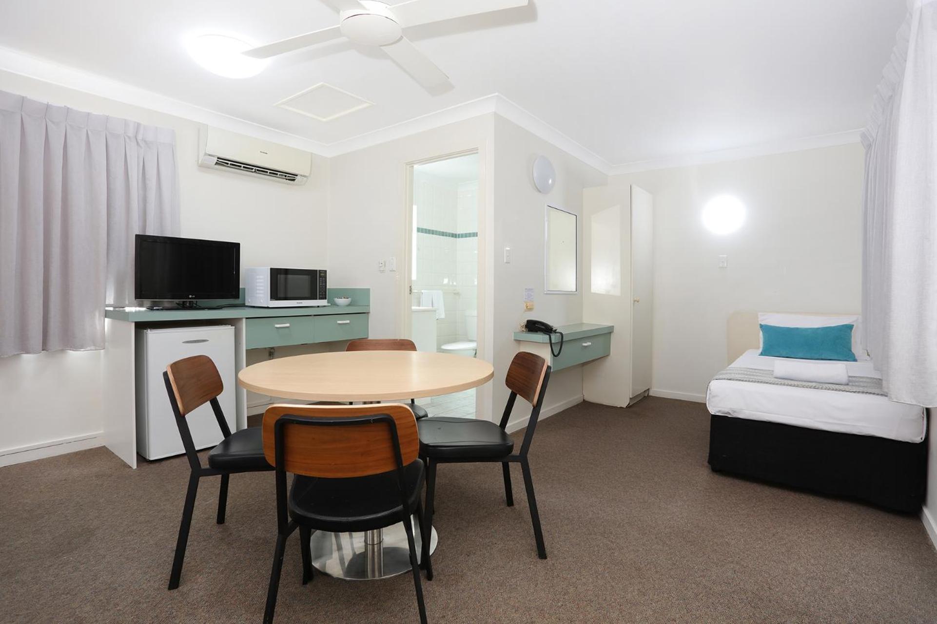 Aparthotel Southport & 3*