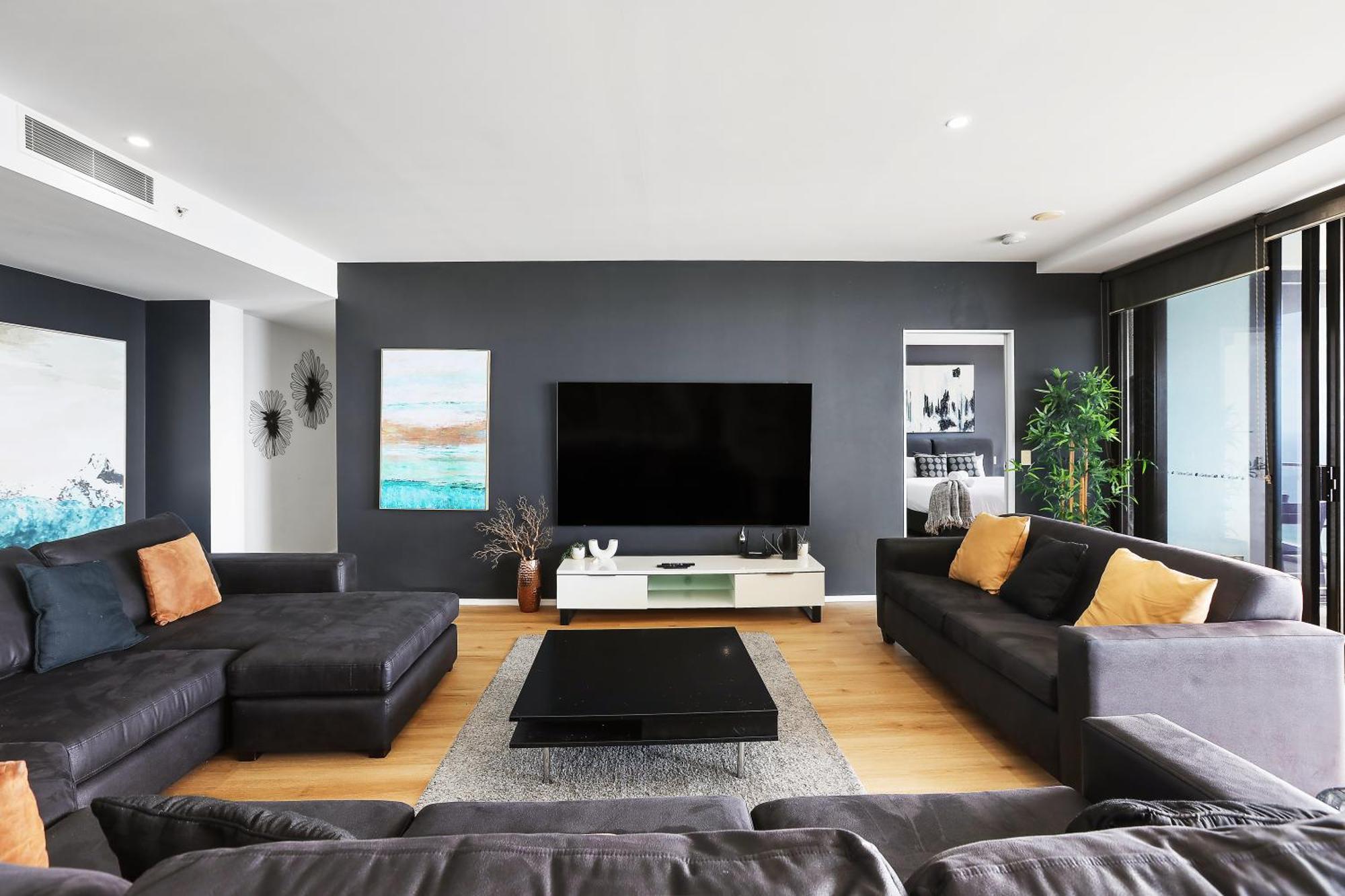Circle On Cavil Subpenthouse 4brm Lv52! Ocean View Gold Coast