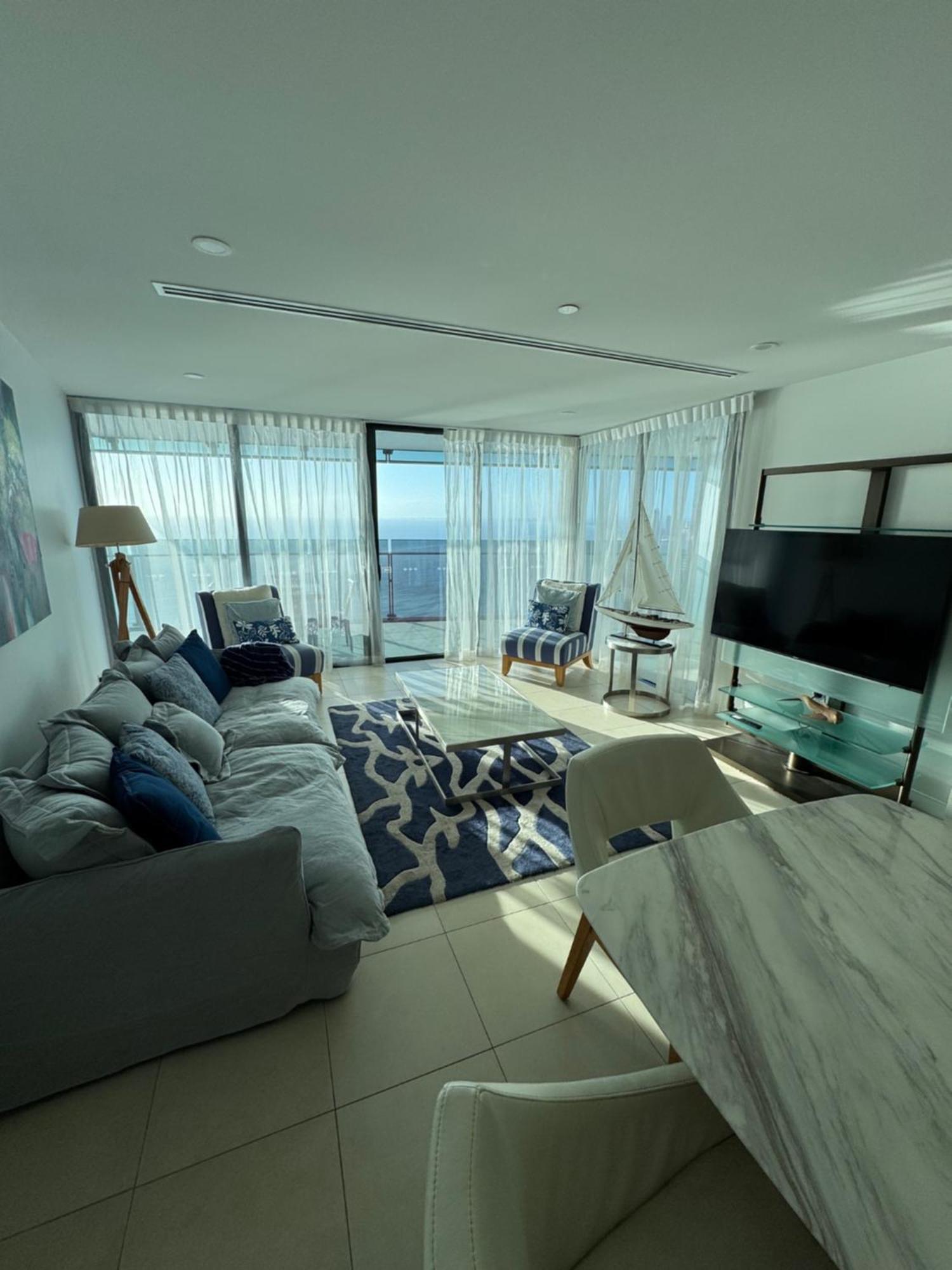High-end In The Soul Of Surfers Paradise * Gold Coast
