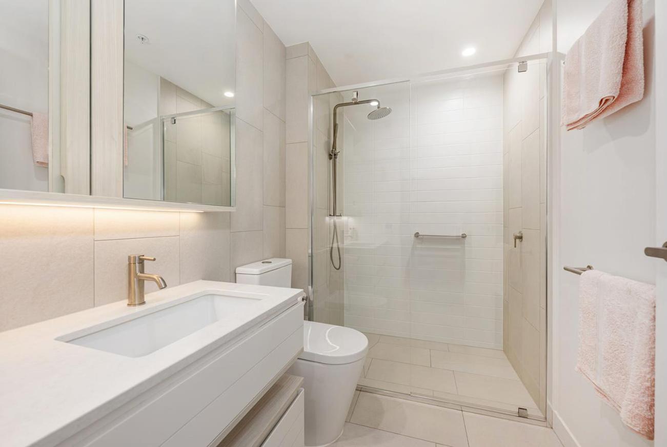 2 Bedroom Ocean-viewing *