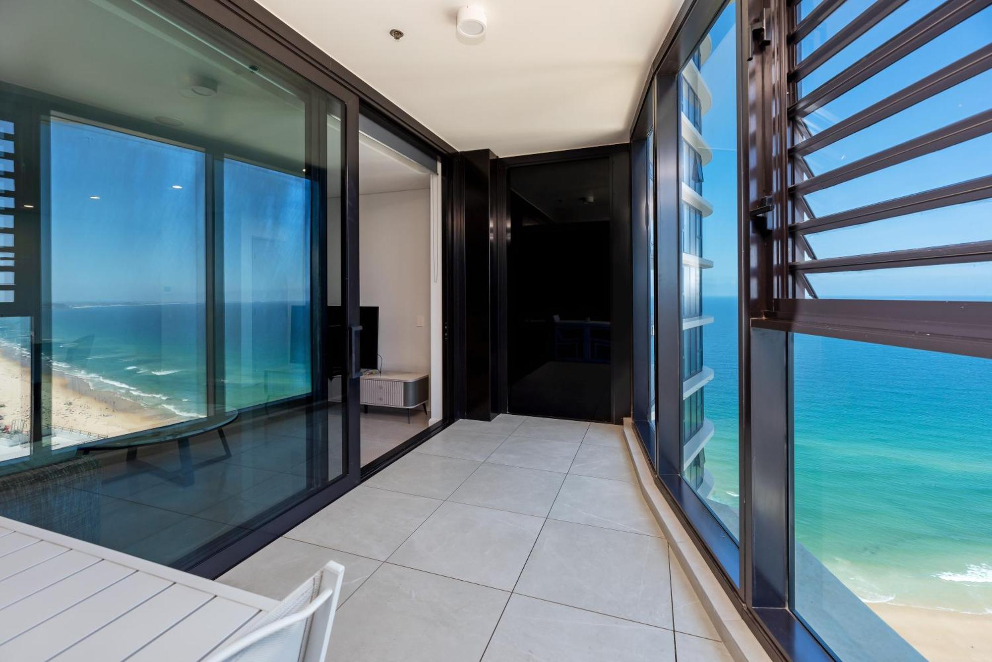 Oceanview Luxury Beachfront 2b2b Apartment