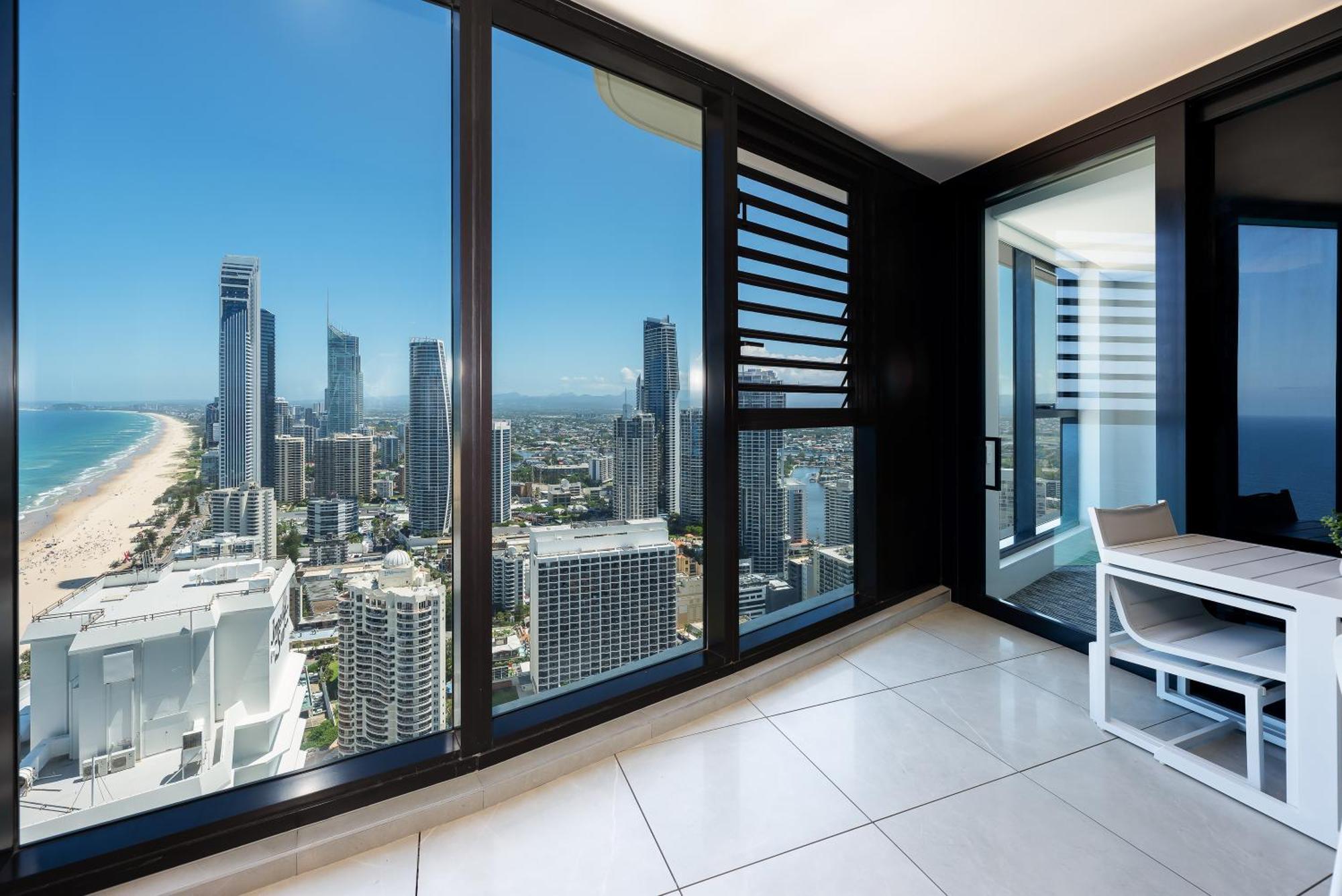 Oceanview Luxury Beachfront 2b2b Gold Coast