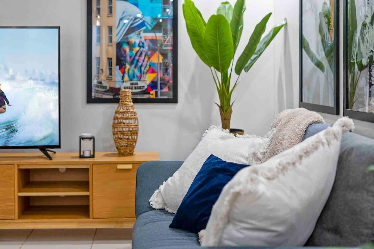 Surfers Paradise Fun Beachside Retreat * Gold Coast