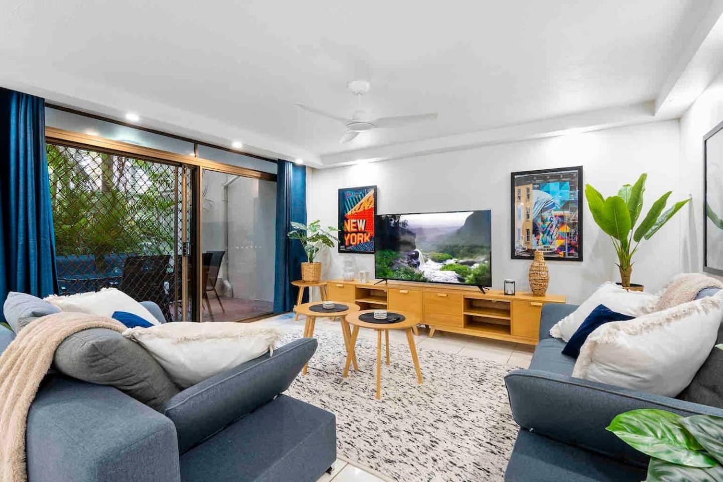 Surfers Paradise Fun Beachside Retreat