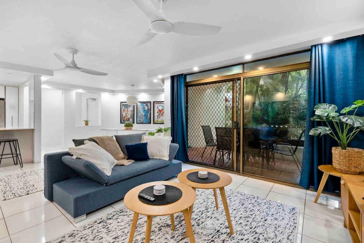 Surfers Paradise Fun Beachside Retreat Apartment *