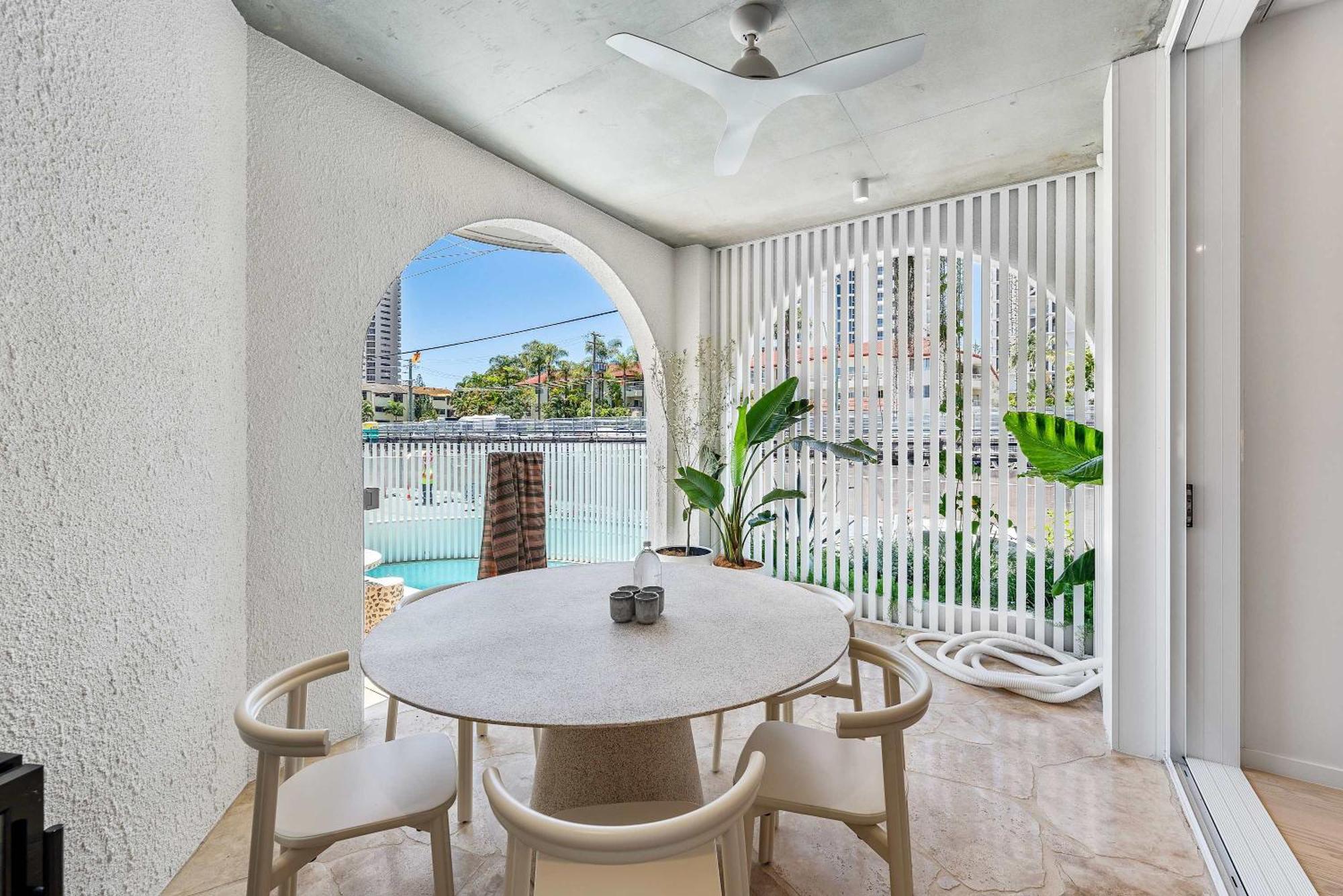 Villa Bask At Burleigh