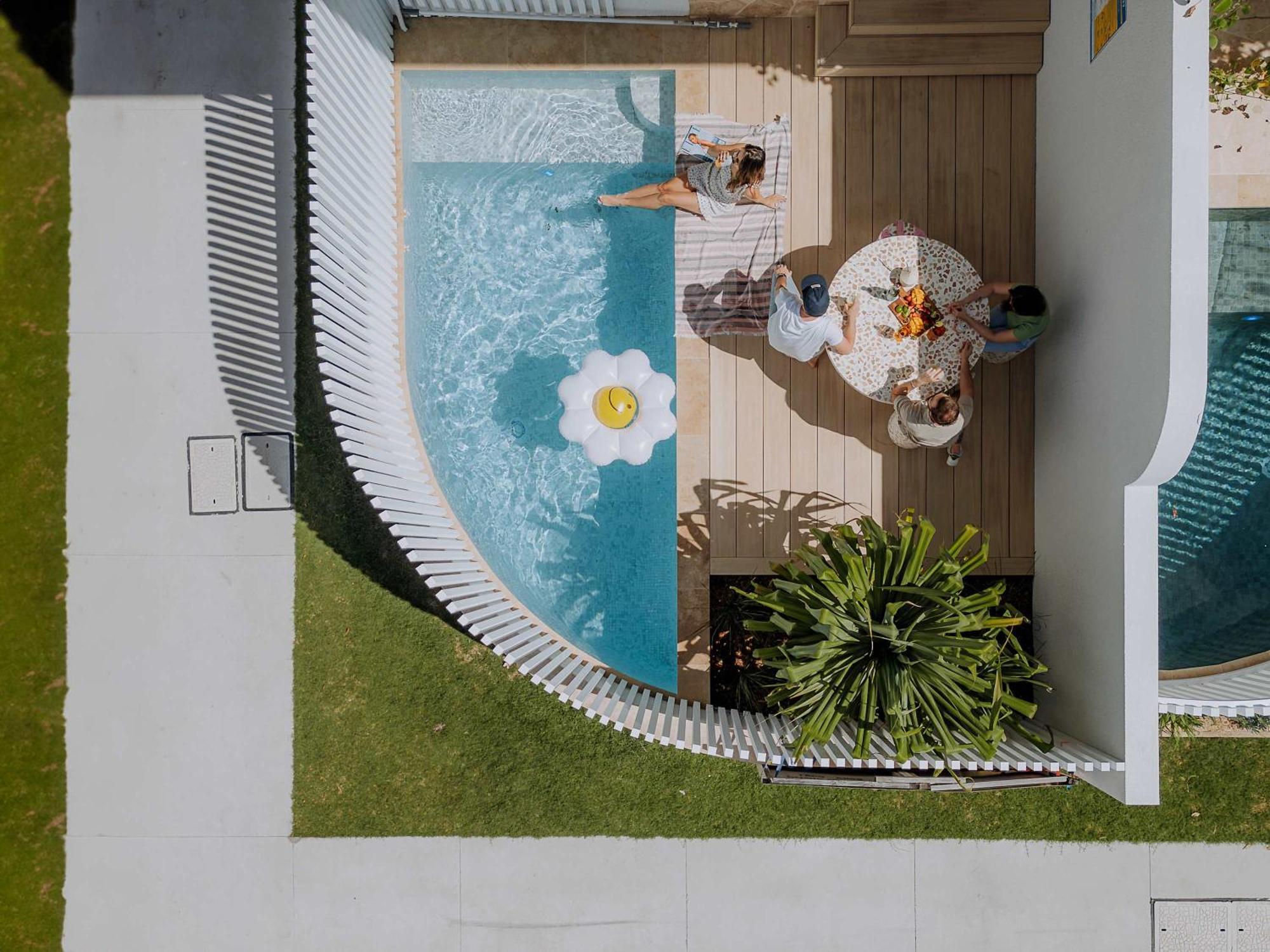 Bask At Burleigh Villa *