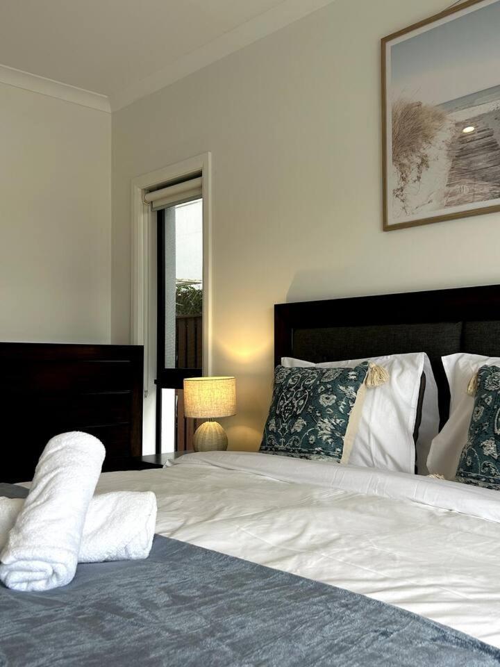 Holiday home Scenic 5 Bed Riverview Classic And Relaxing Escape