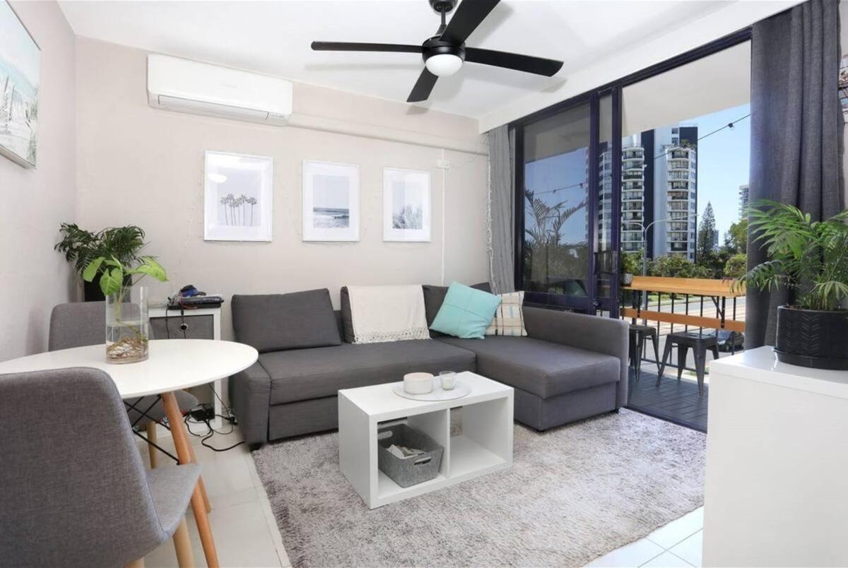 Modern 1-br Retreat With Pool In Heart Of The Gc Apartamento Gold Coast