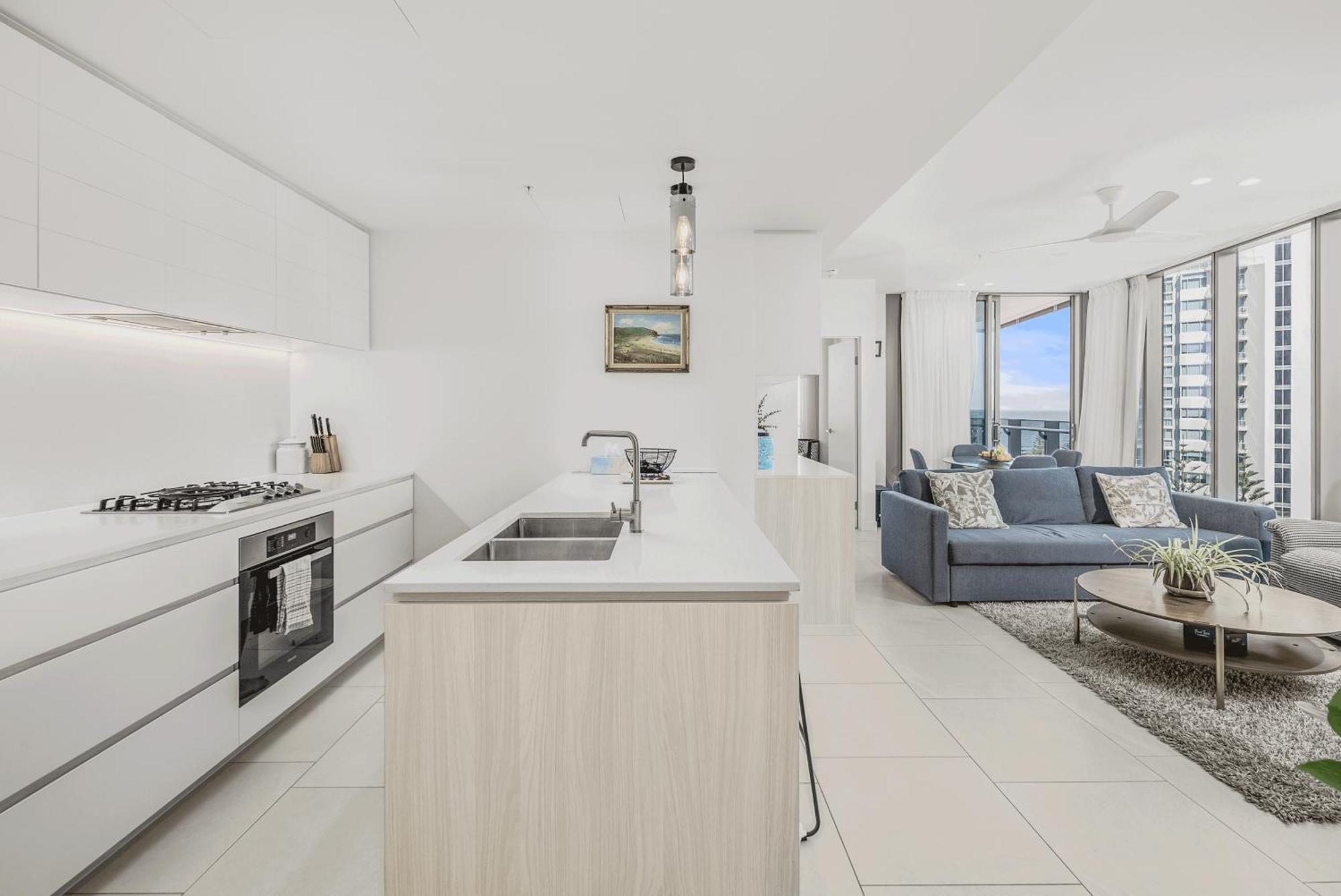 2 Bedroom Ocean-viewing Apartment Gold Coast