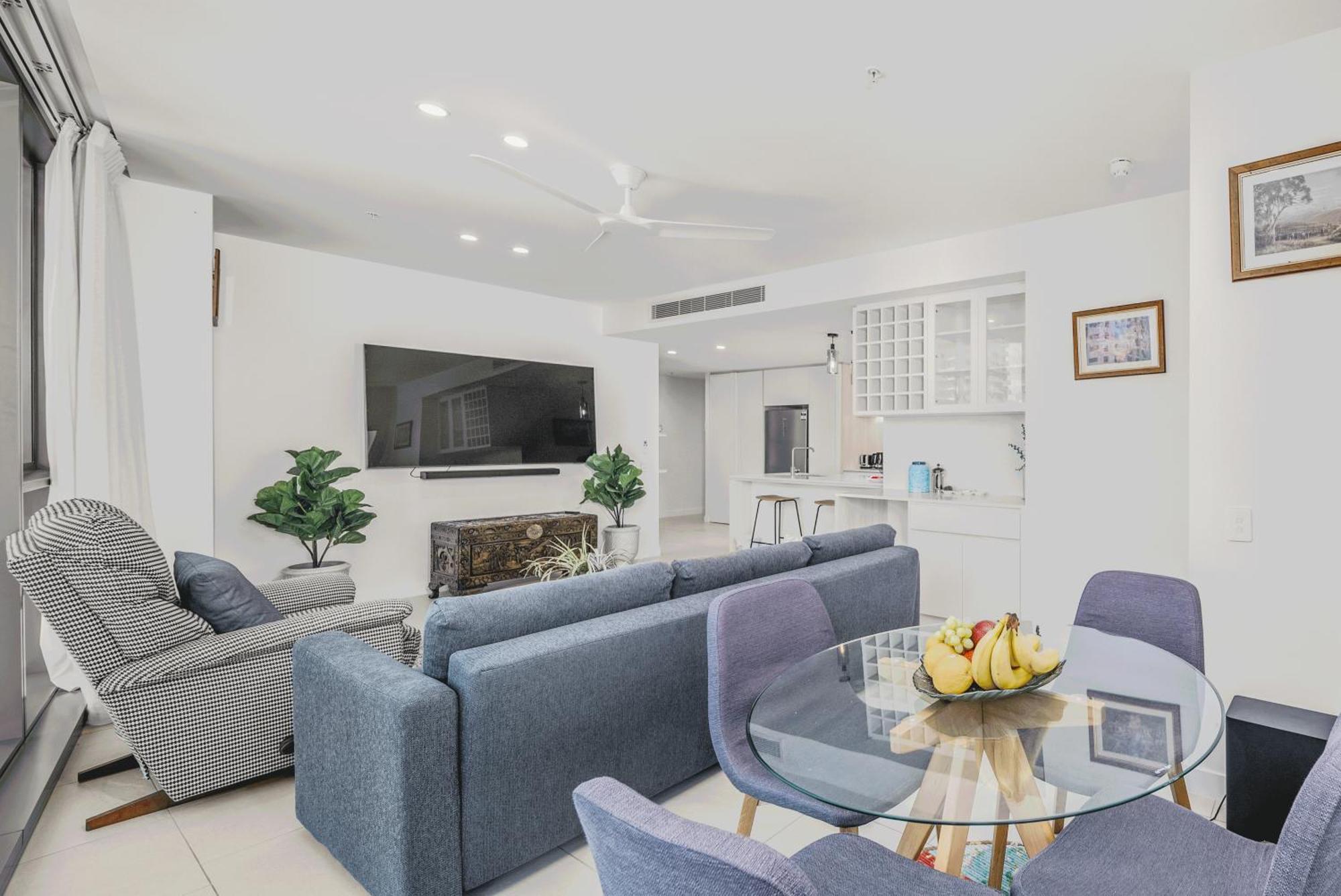2 Bedroom Ocean-viewing Gold Coast