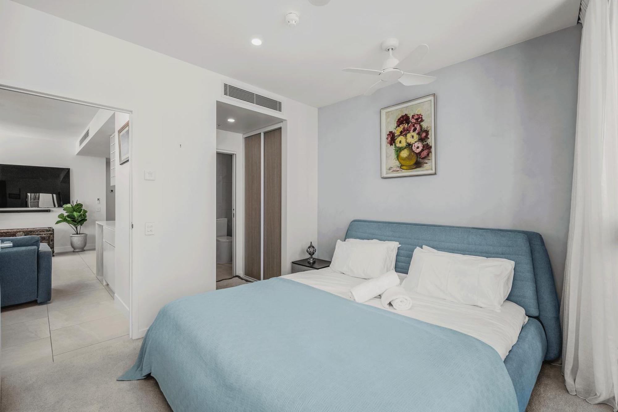 2 Bedroom Ocean-viewing