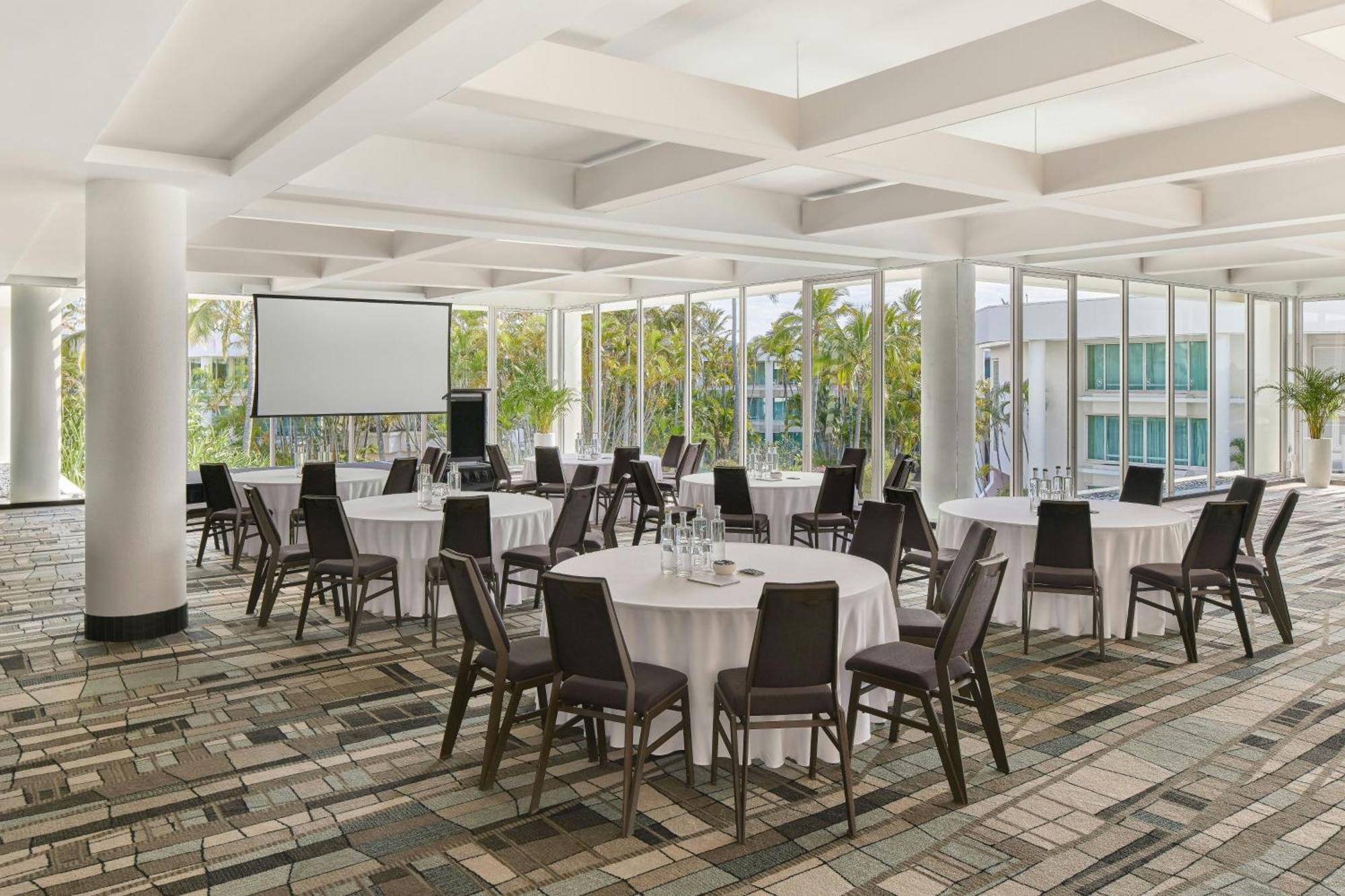 Resort Sheraton Grand Mirage 5*