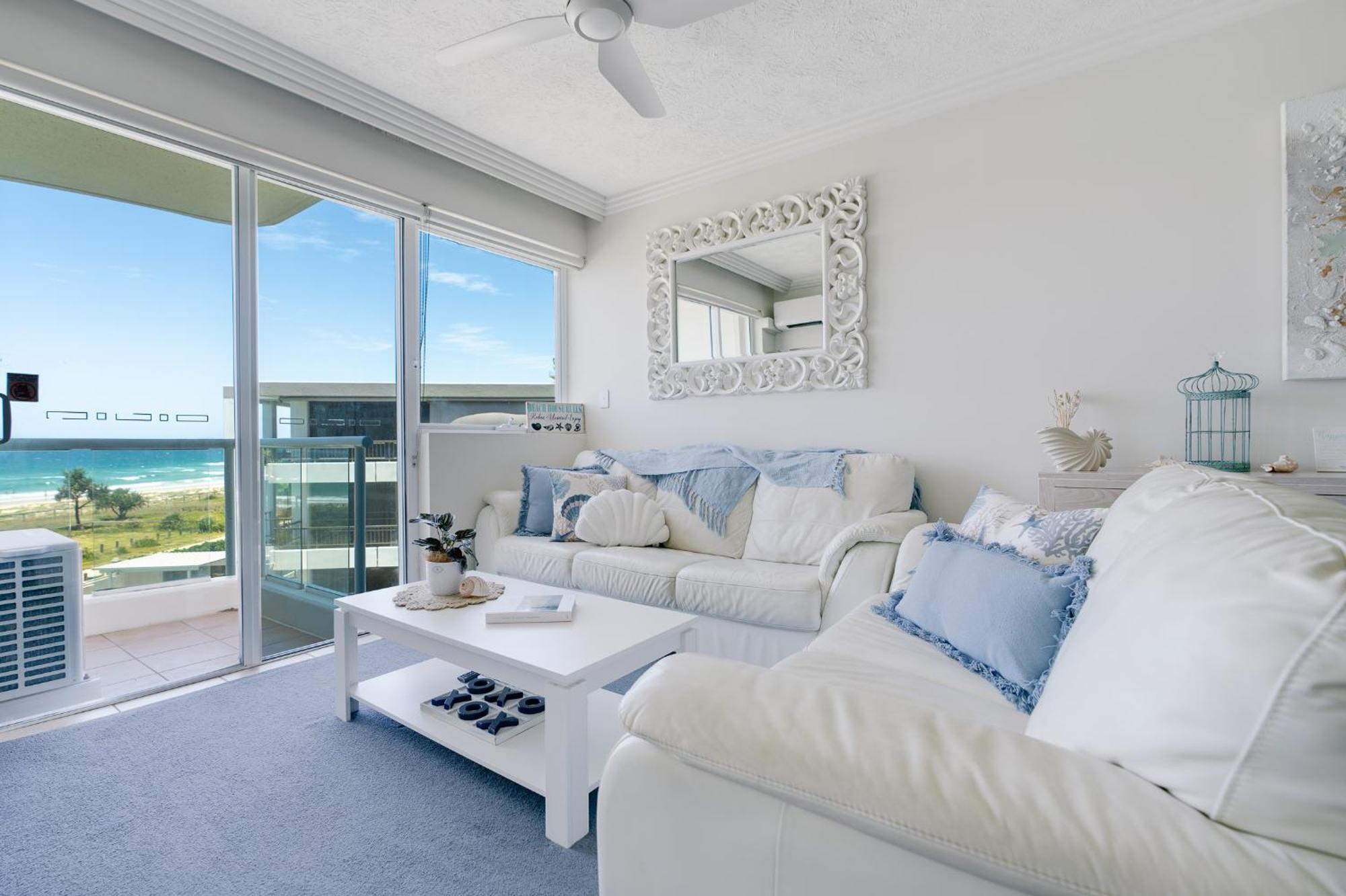 Apartment Stunning 2-br Waterfront In Palm Beach!