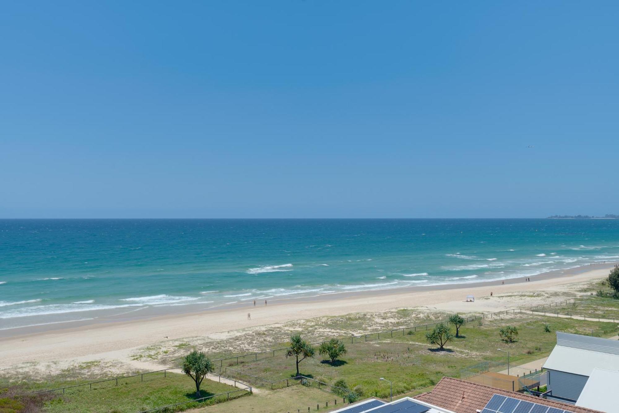 Apartment Stunning 2-br Waterfront In Palm Beach!
