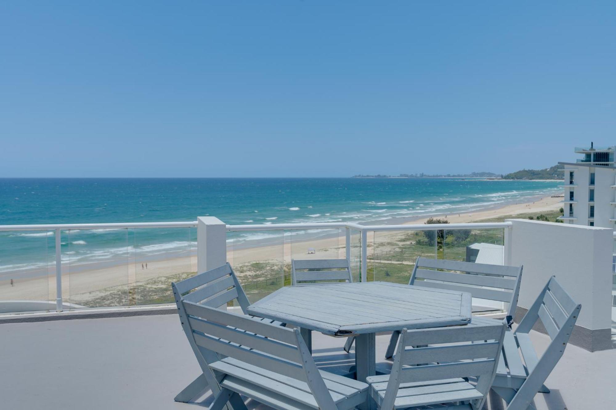 Stunning 2-br Waterfront In Palm Beach! Apartment *