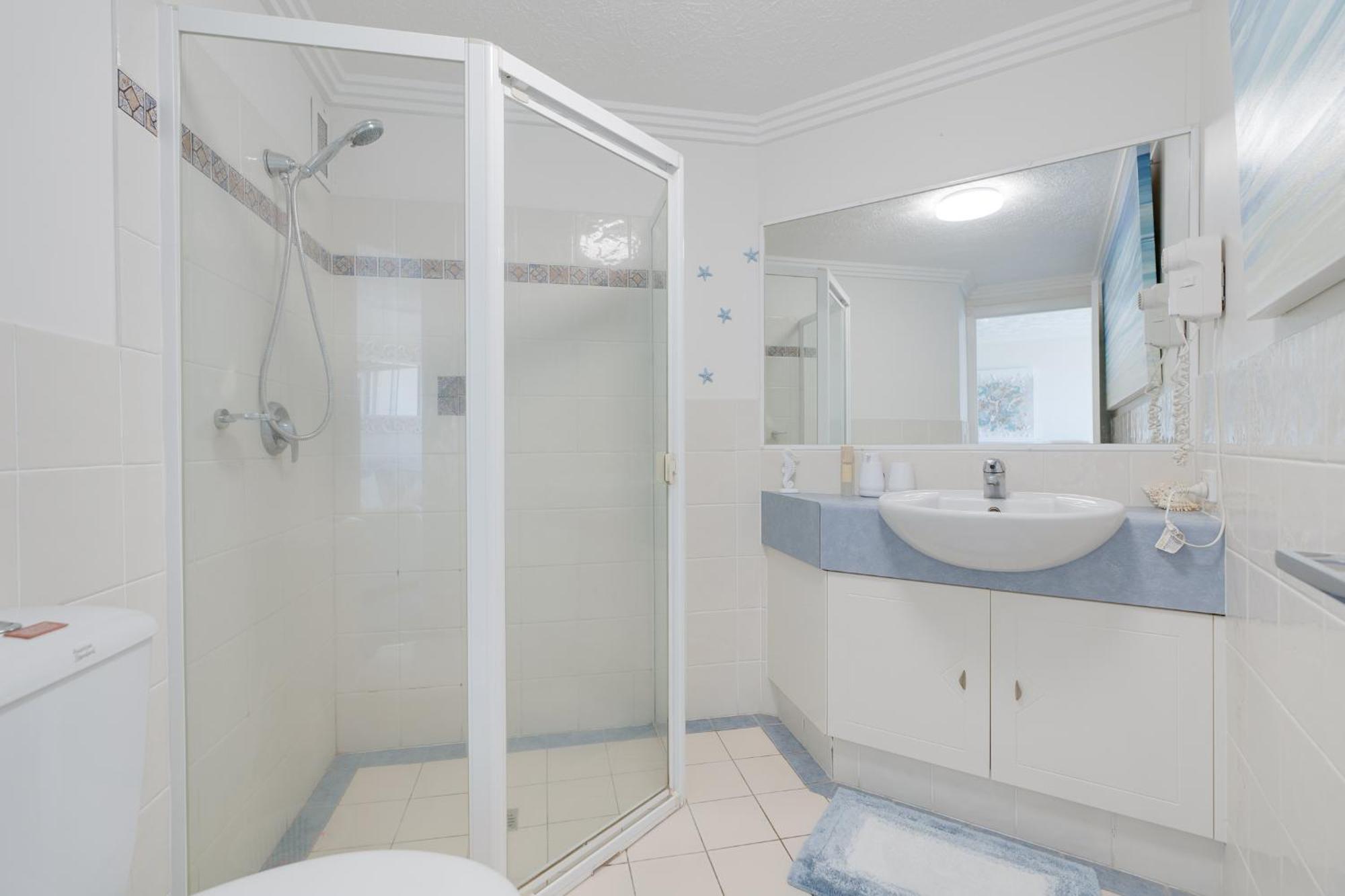 Apartment Stunning 2-br Waterfront In Palm Beach! *