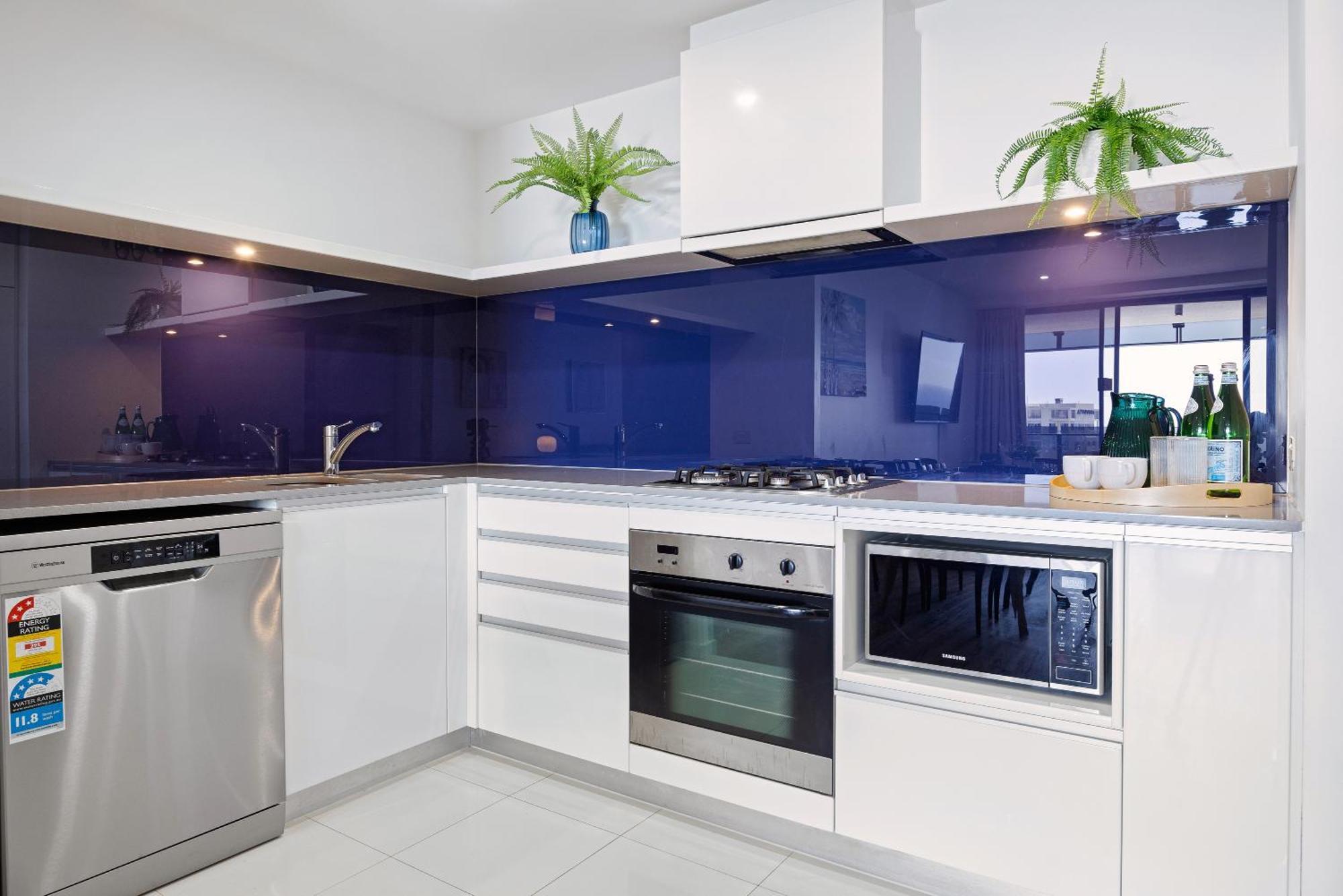 Circle On Cavill Aparthotel 4*