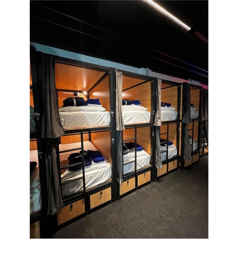 Capsuleaccom Hostel *