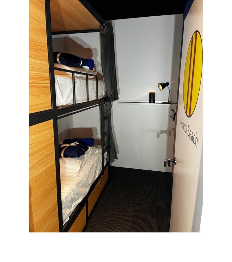 Hostel Capsuleaccom *