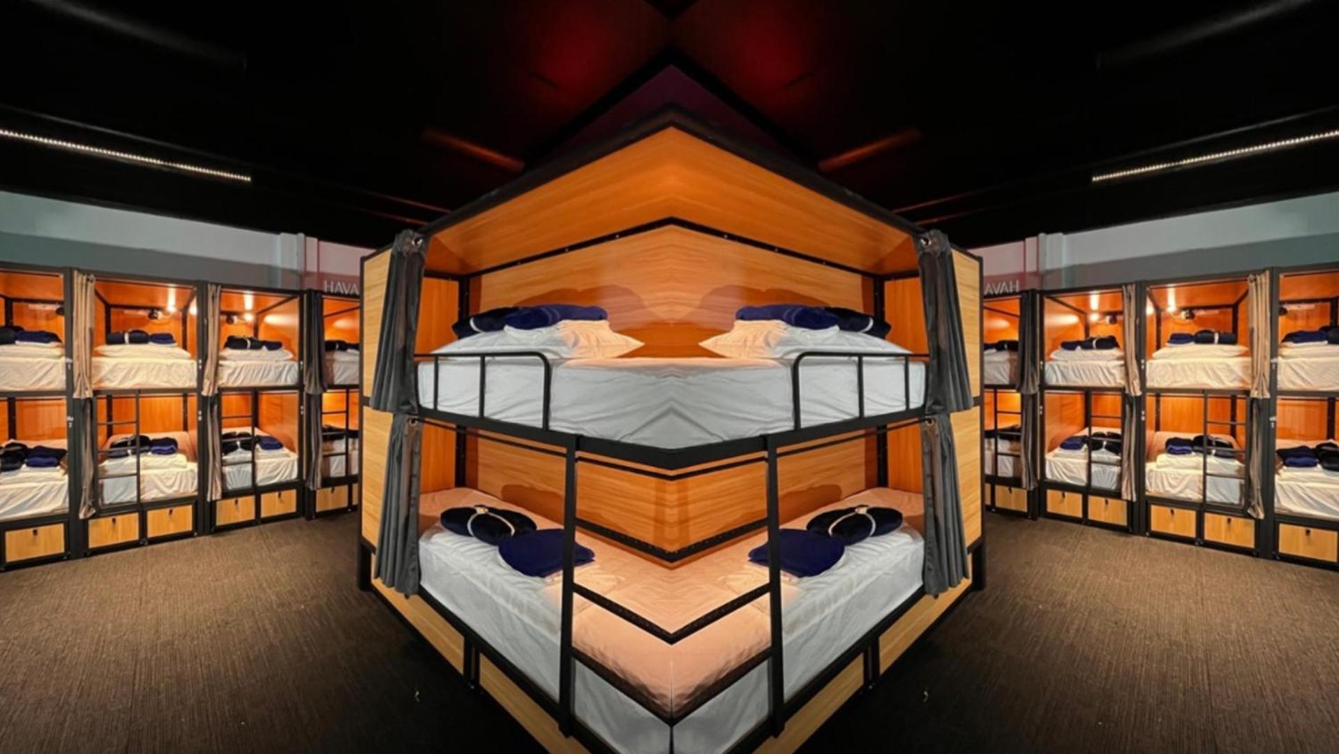 Capsuleaccom Hostel Gold Coast