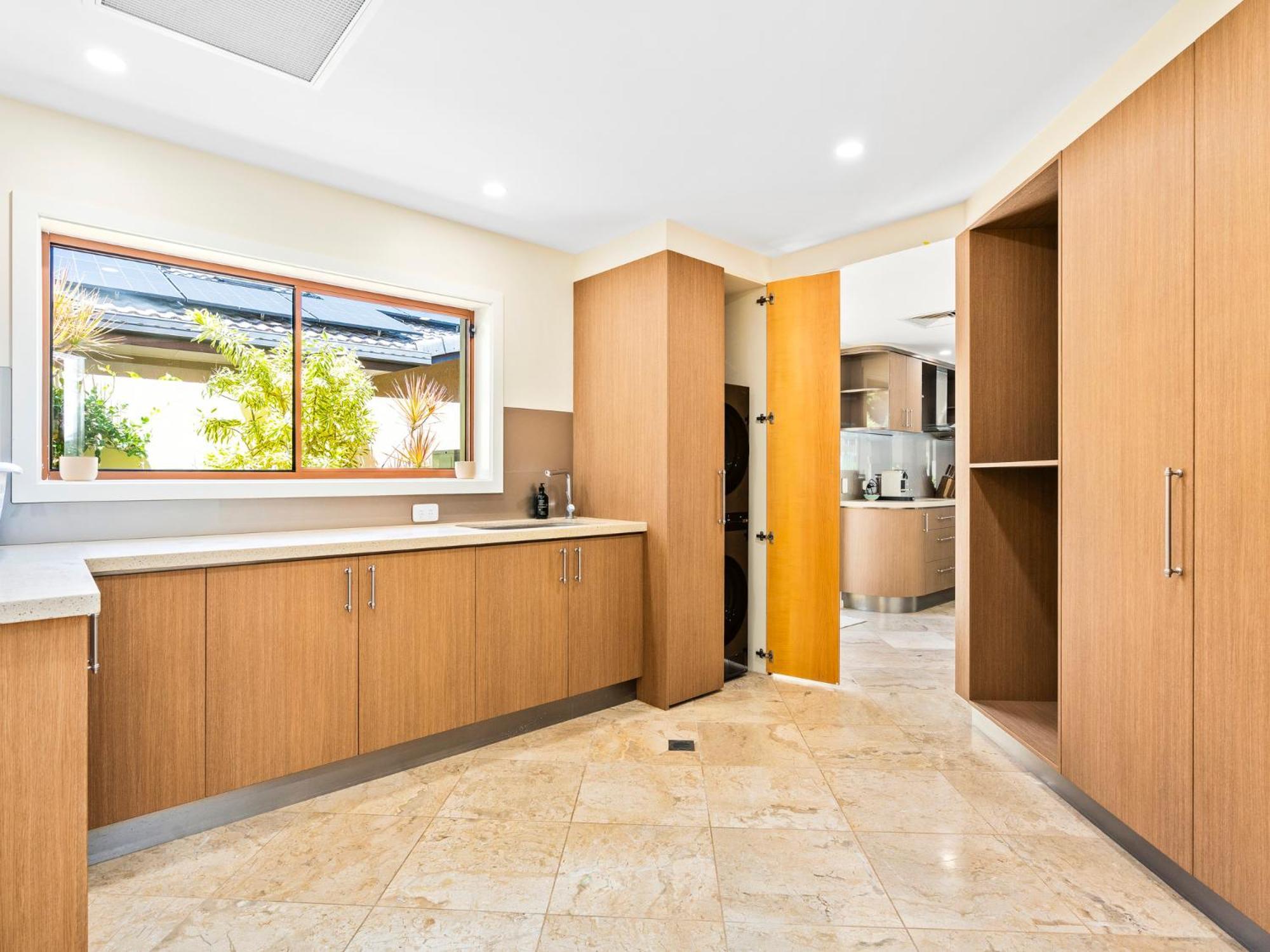 Main River Grandeur Mansion, 5bed, Pool & Sauna * Gold Coast