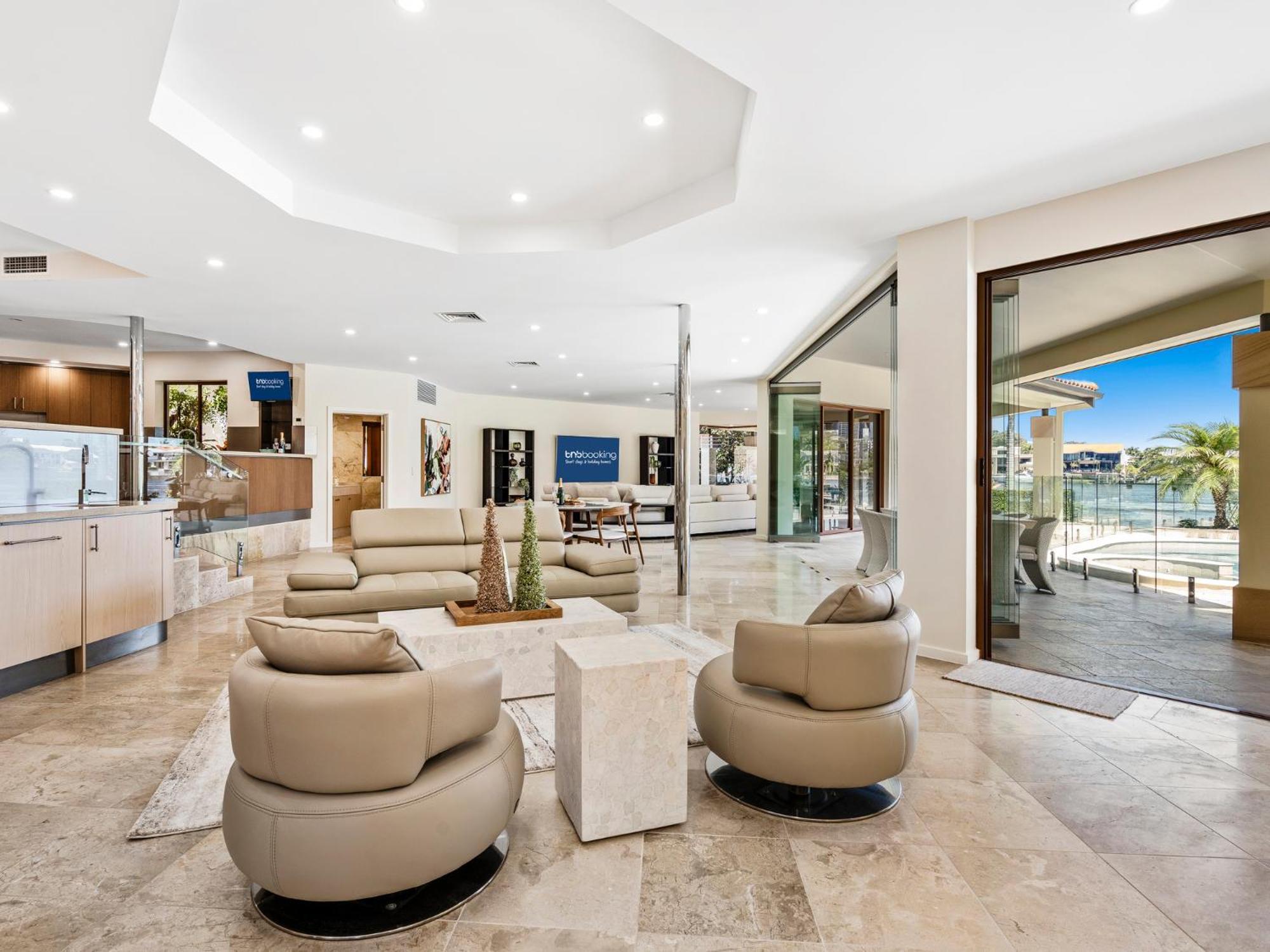 Apartment Main River Grandeur Mansion, 5bed, Pool & Sauna Gold Coast
