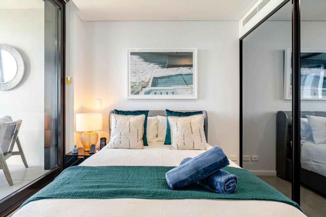 Apartment Surfers Beachside Luxury - Stunning Panoramic View