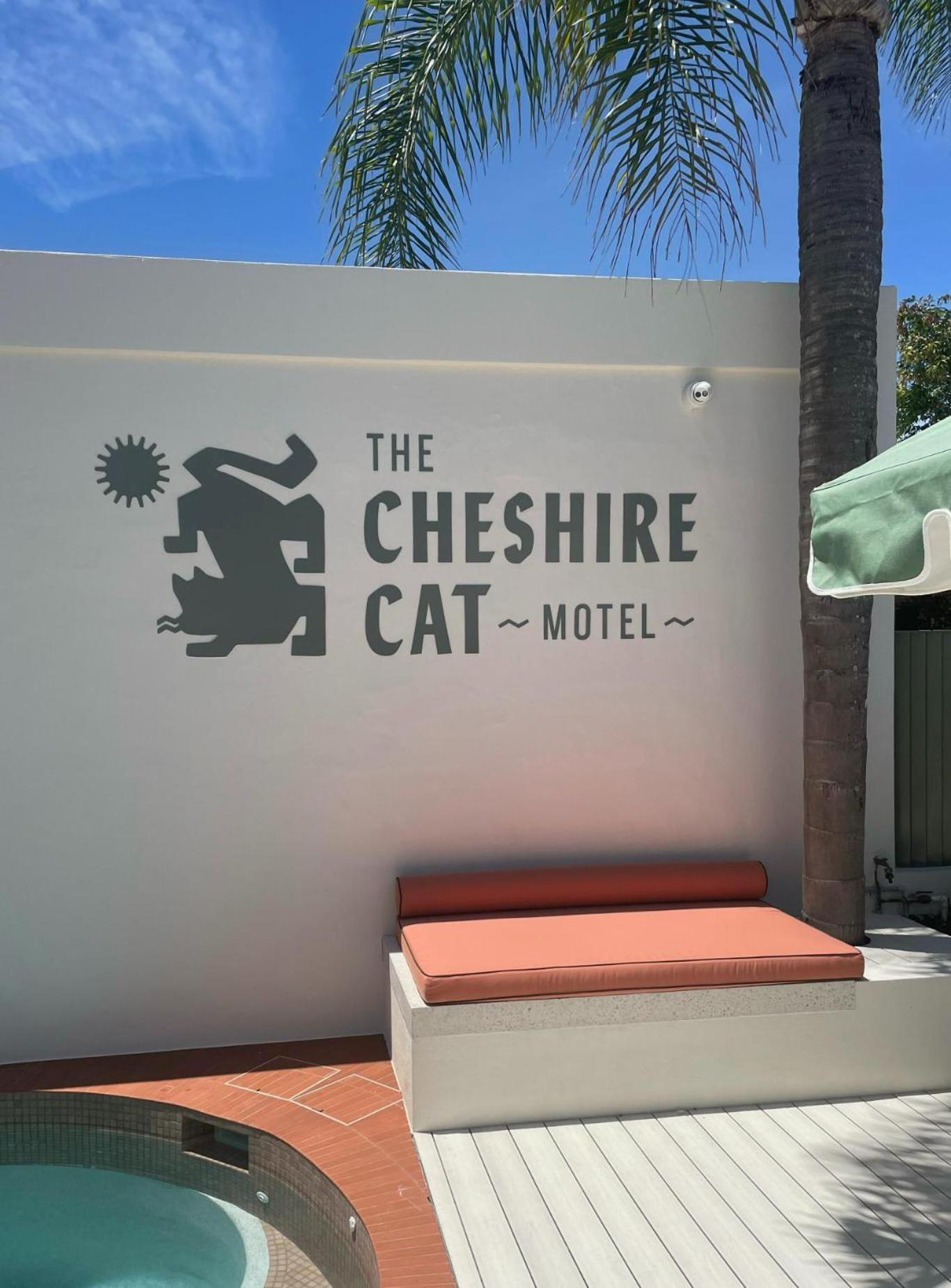 Motel The Cheshire Cat Boutique Gold Coast