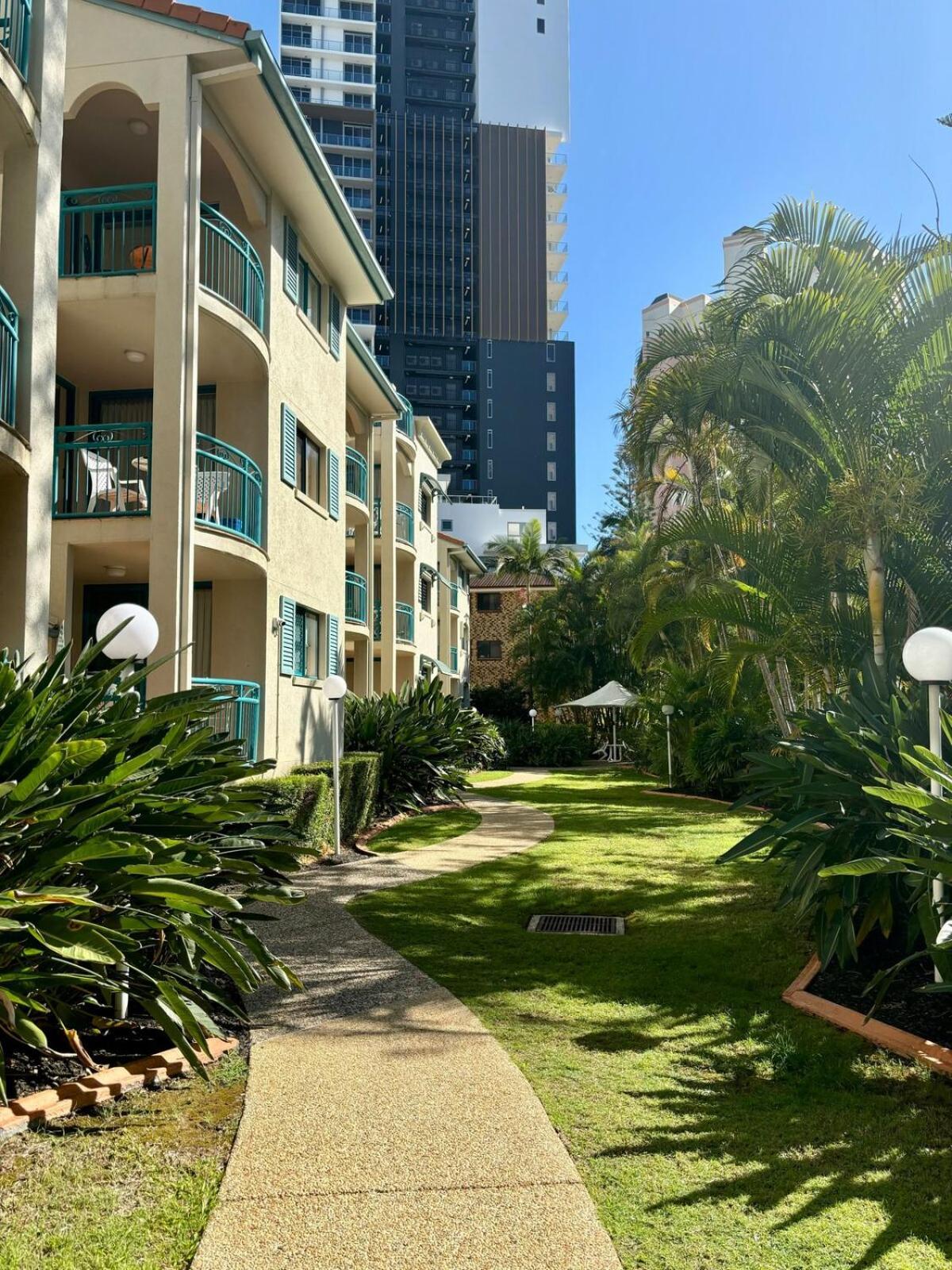 Coastal Haven In Broadbeach