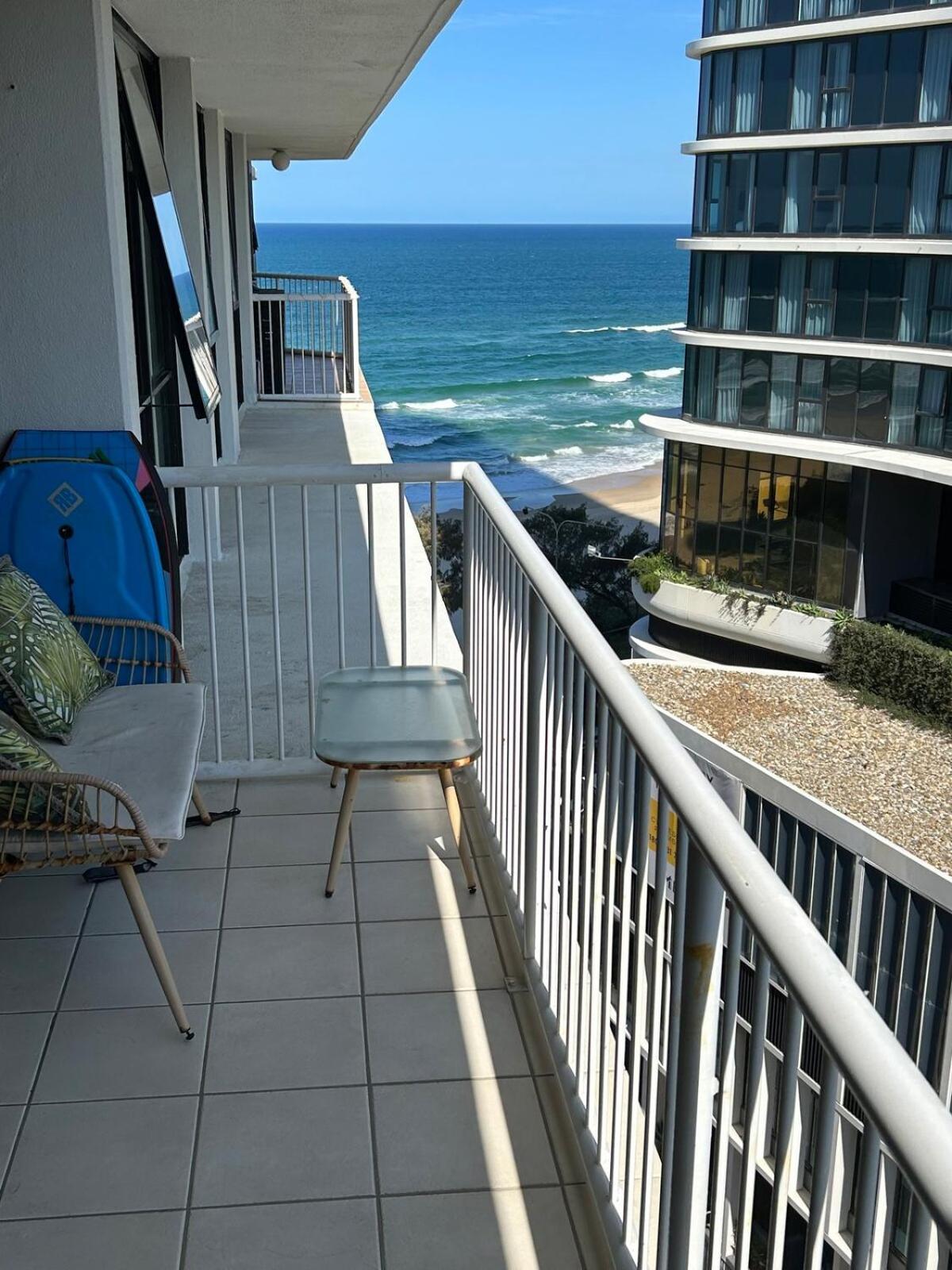 Beachside At Beachpoint * Gold Coast