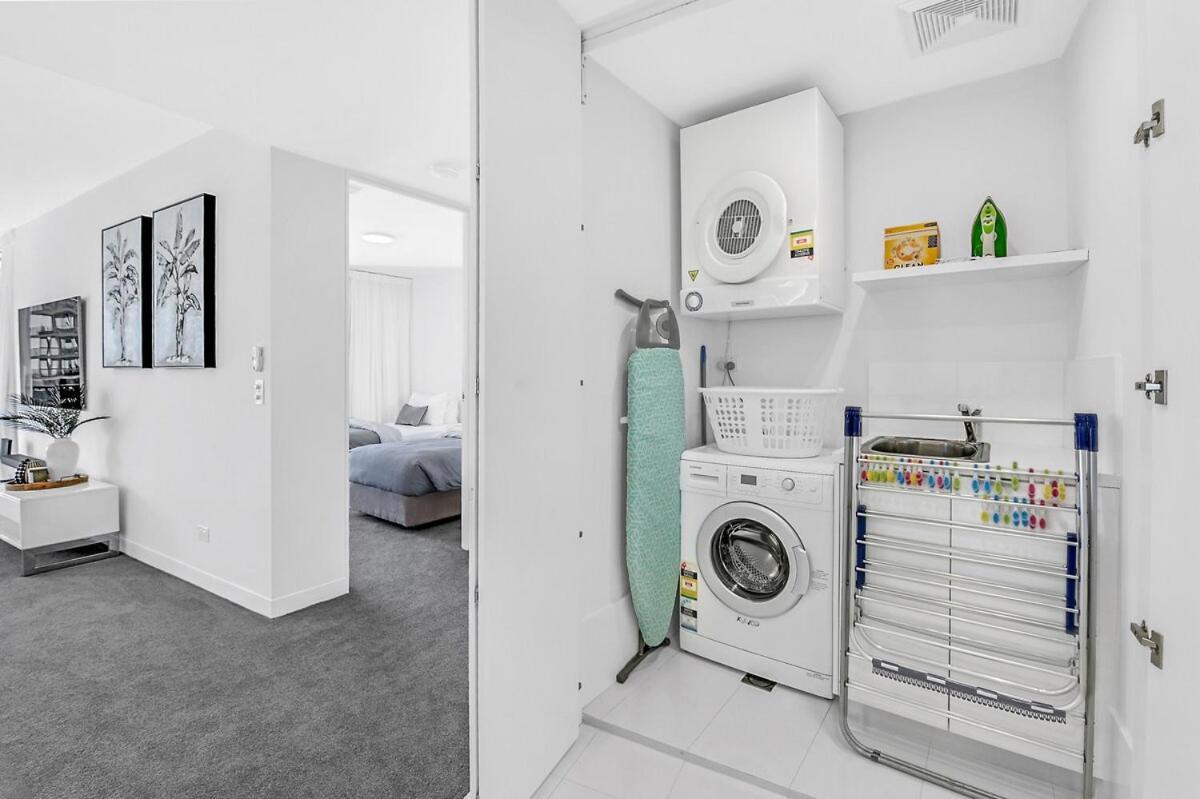 Ocean Perfection At Oracle 12303 Apartment