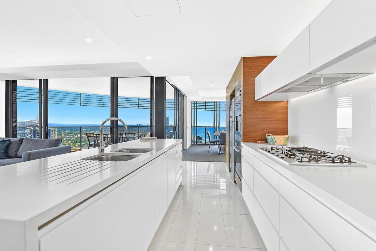 Luxe Skyhome At Oracle 14401 Gold Coast