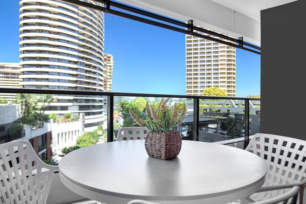 At Oracle 10508 * Gold Coast