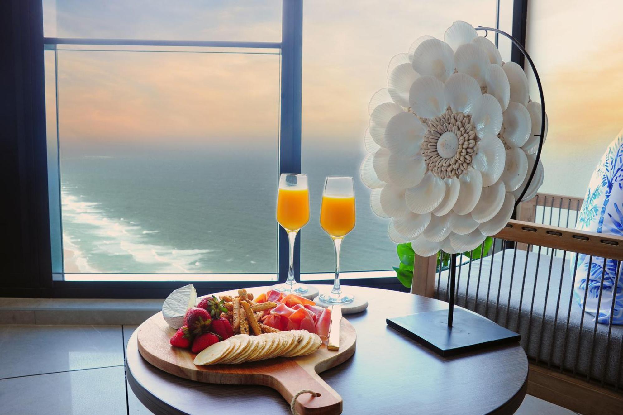 Surfers Beachside Luxury - Stunning Panoramic View Gold Coast