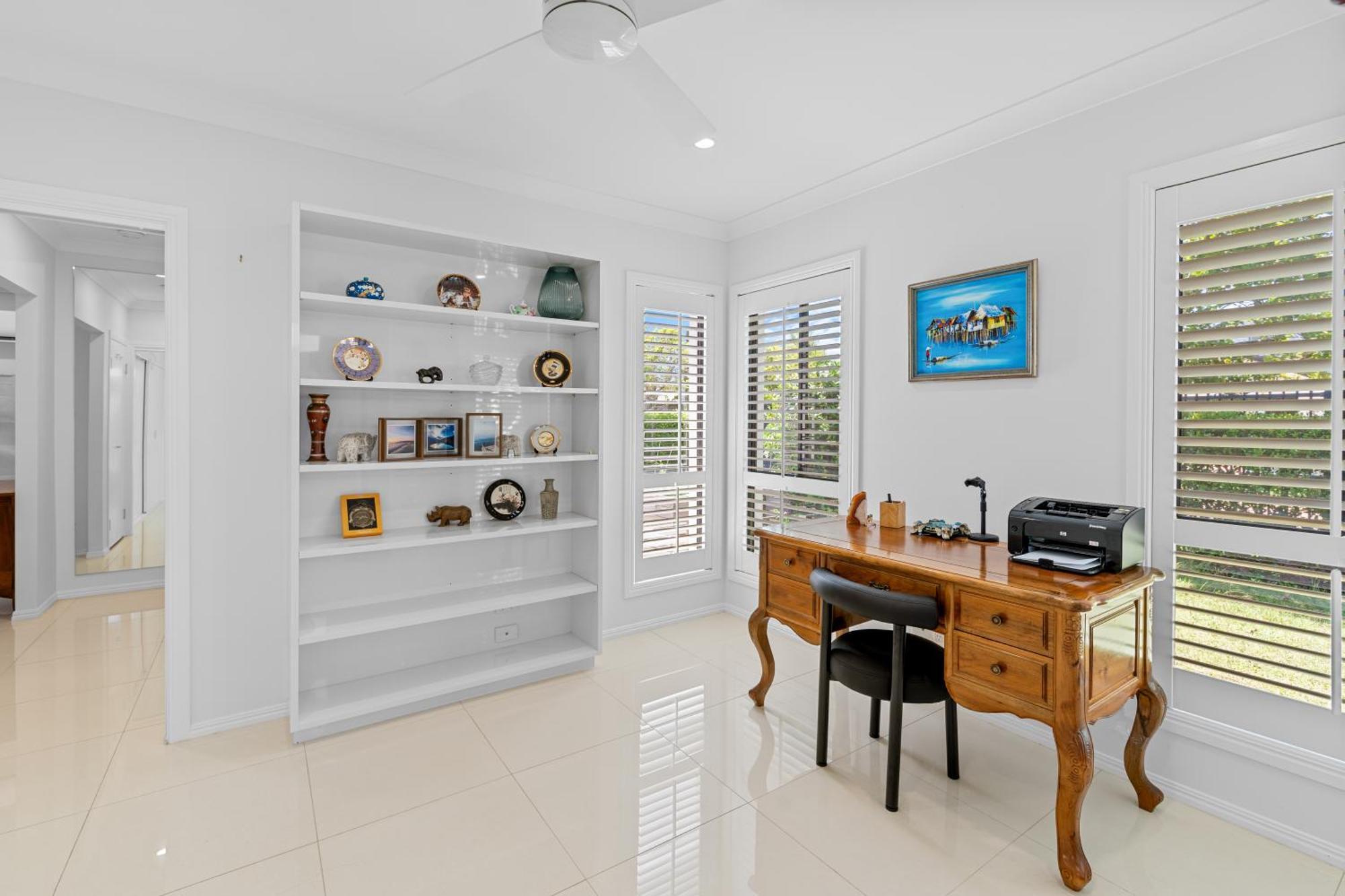 Holiday home Burleigh Bliss Waterside Escape With Pool