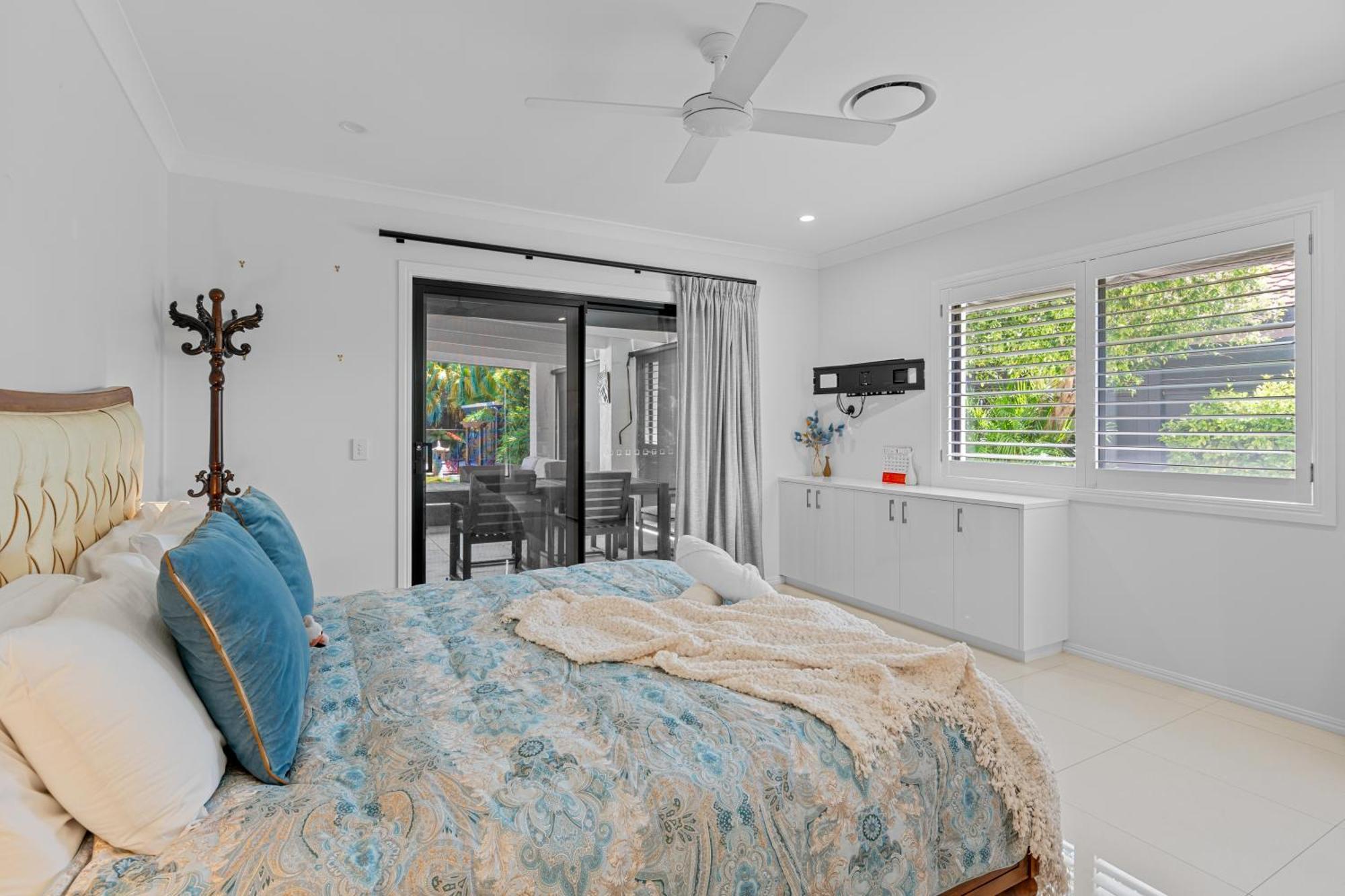Burleigh Bliss Waterside Escape With Pool