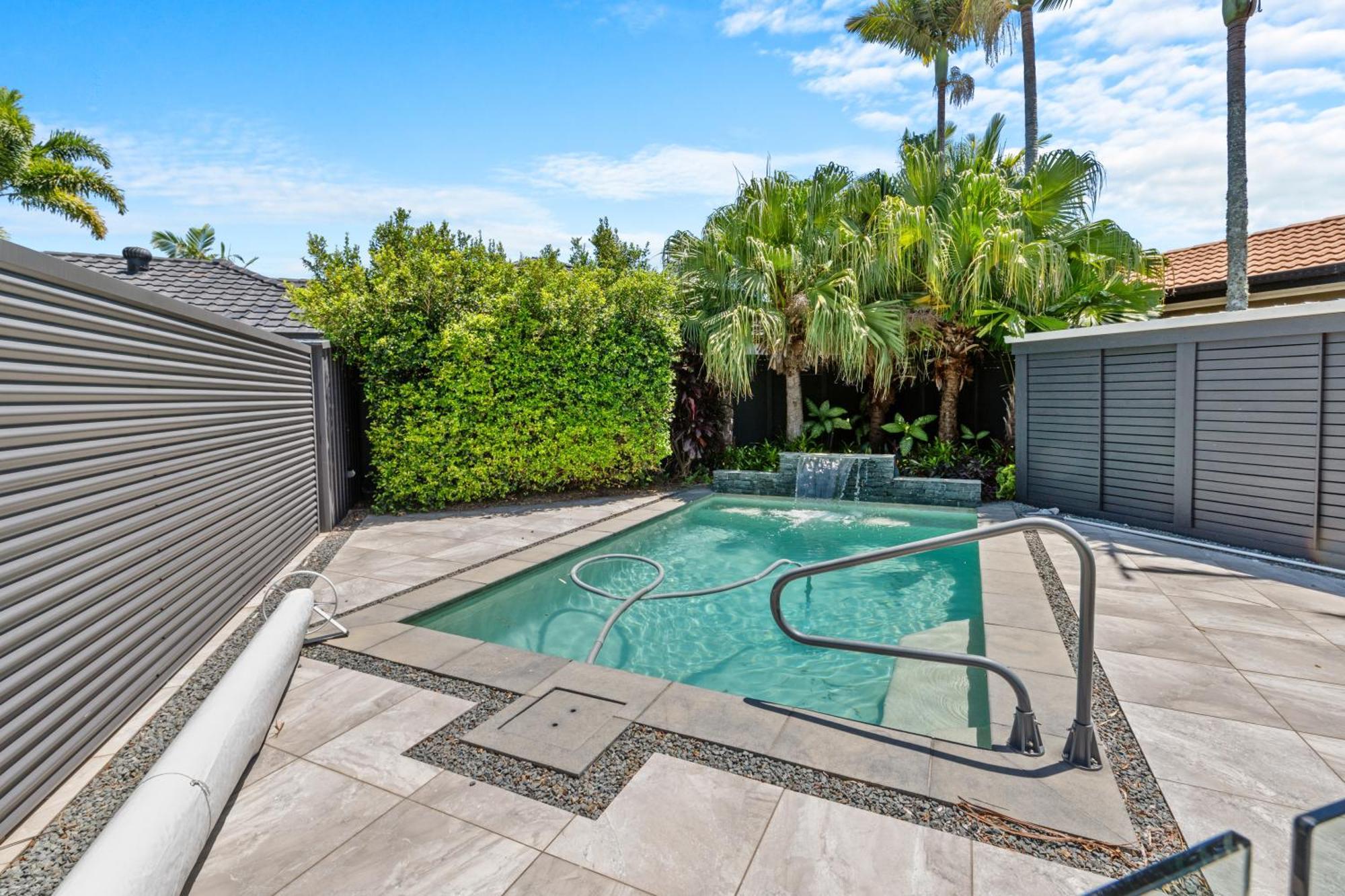 Burleigh Bliss Waterside Escape With Pool *